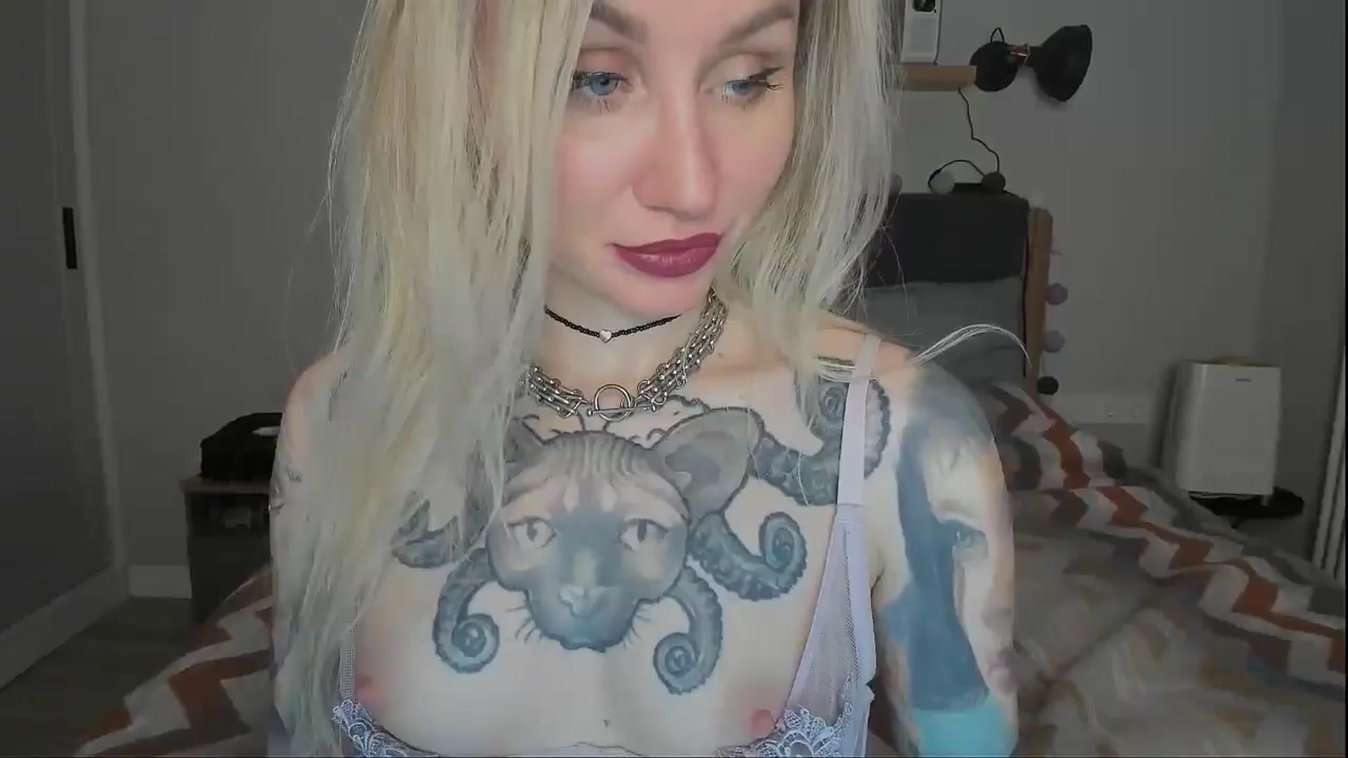 Gallery image thumbnail from Alexa_Smithhh's myfreecams stream on, 11/26/2024, 20:17 image 6 of 20