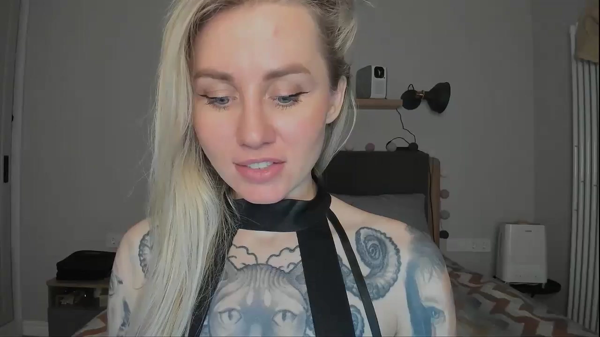Gallery image thumbnail from Alexa_Smithhh's myfreecams stream on, 11/28/2024, 18:48 image 4 of 20