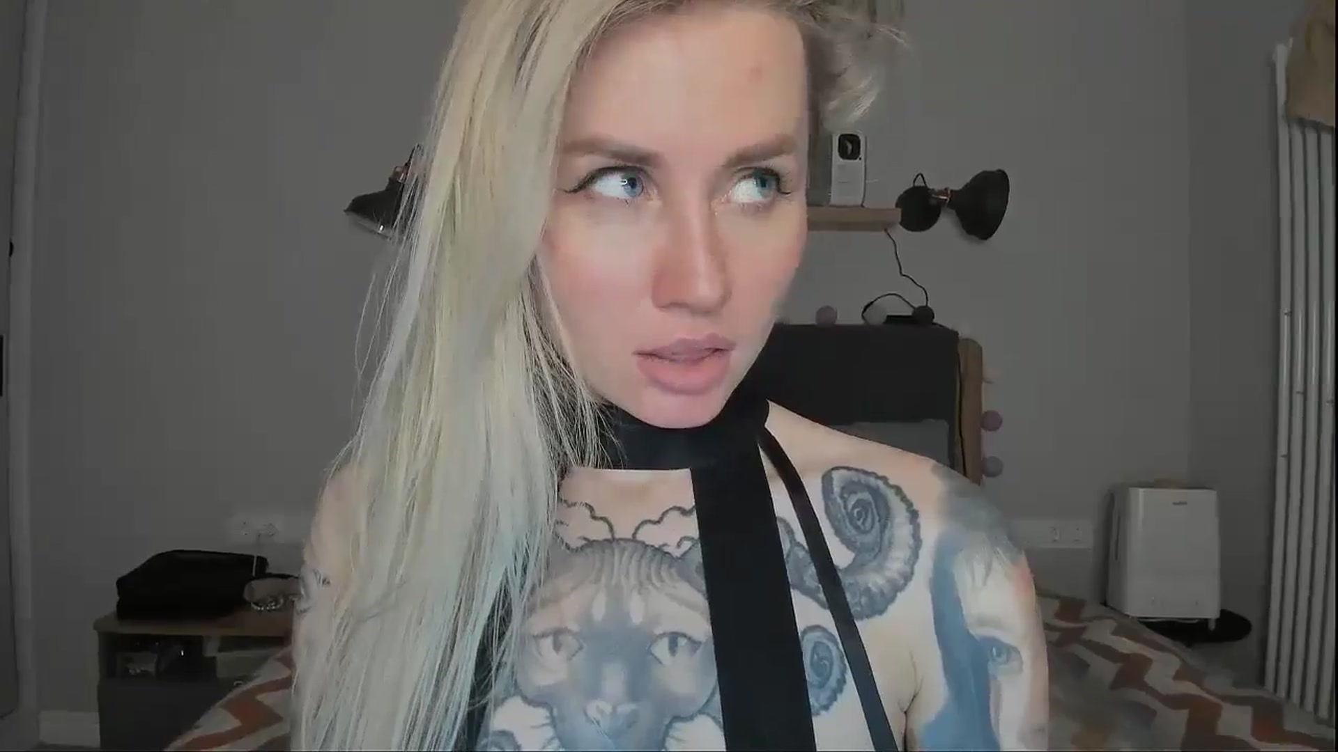Gallery image thumbnail from Alexa_Smithhh's myfreecams stream on, 11/28/2024, 18:48 image 17 of 20