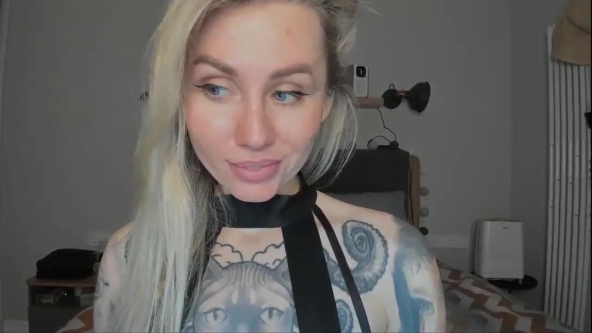 Gallery image thumbnail from Alexa_Smithhh's myfreecams stream on, 11/28/2024, 18:48 image 11 of 20