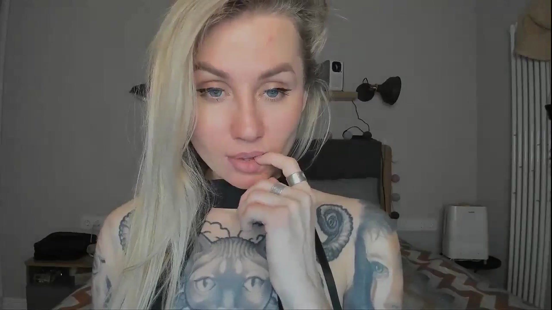 Gallery image thumbnail from Alexa_Smithhh's myfreecams stream on, 11/28/2024, 18:48 image 10 of 20