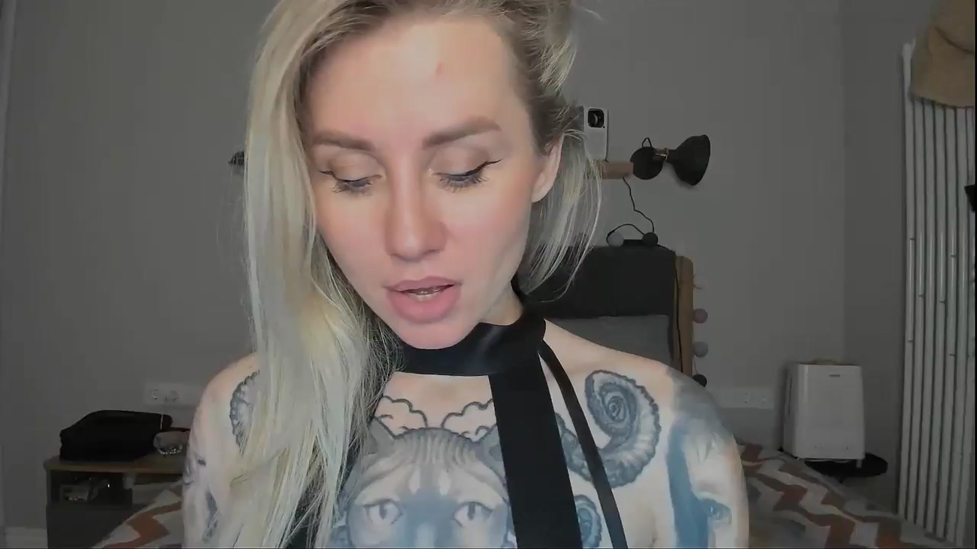 Gallery image thumbnail from Alexa_Smithhh's myfreecams stream on, 11/28/2024, 18:48 image 9 of 20