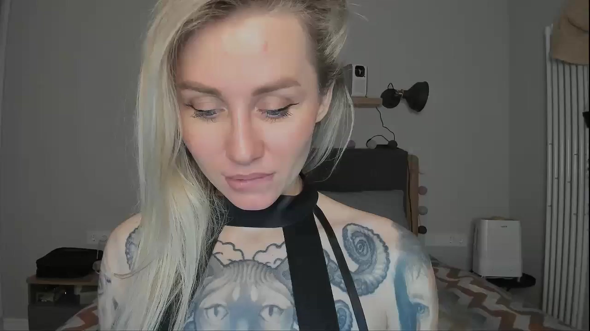 Gallery image thumbnail from Alexa_Smithhh's myfreecams stream on, 11/28/2024, 18:48 image 7 of 20