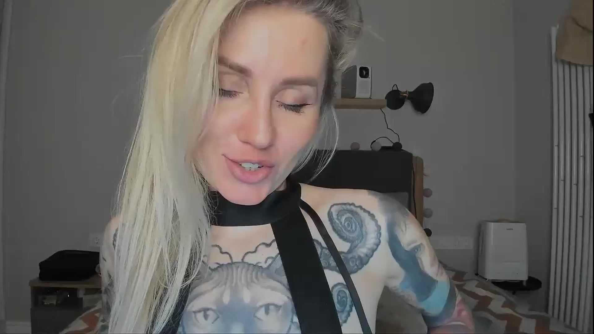 Gallery image thumbnail from Alexa_Smithhh's myfreecams stream on, 11/28/2024, 18:48 image 5 of 20