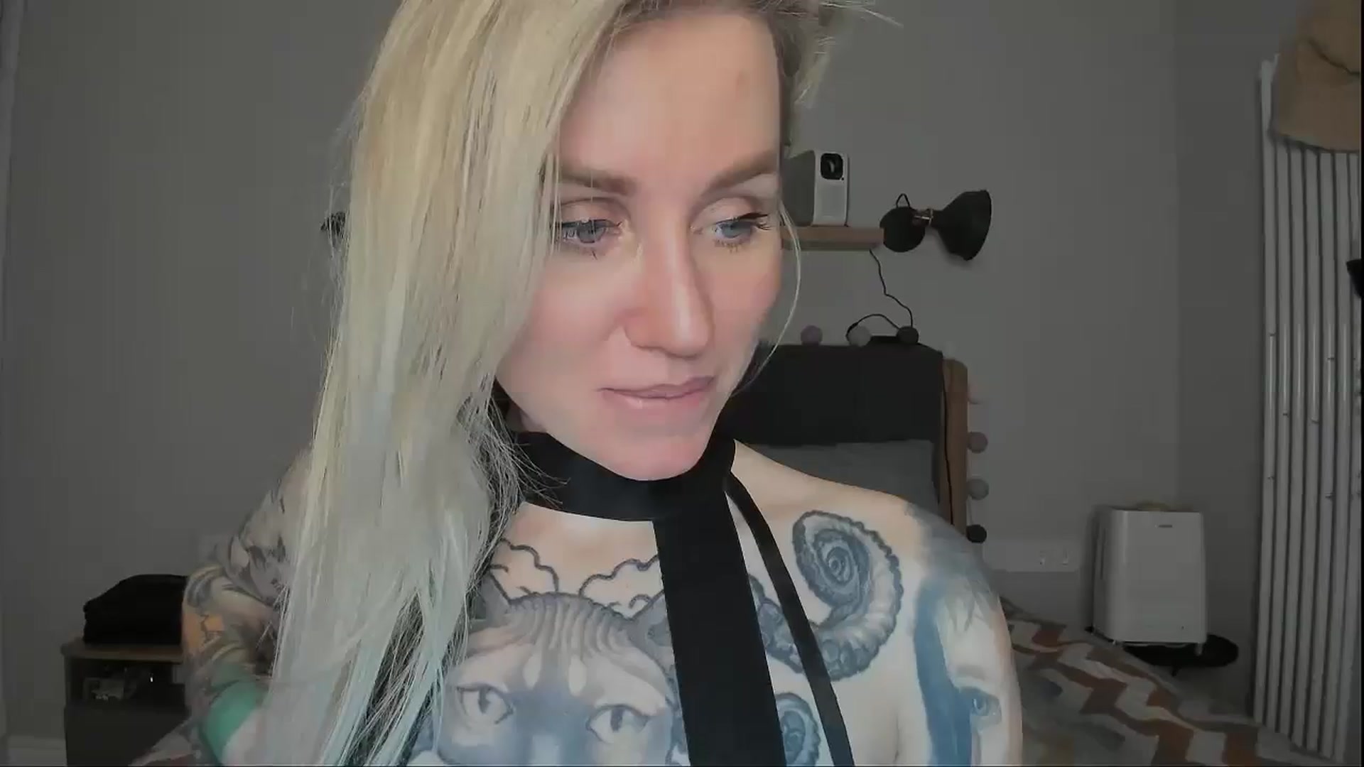 Gallery image thumbnail from Alexa_Smithhh's myfreecams stream on, 11/28/2024, 18:48 image 6 of 20