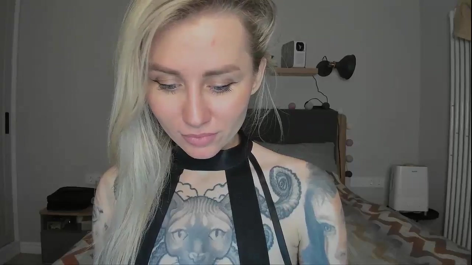 Gallery image thumbnail from Alexa_Smithhh's myfreecams stream on, 11/28/2024, 20:43 image 16 of 20