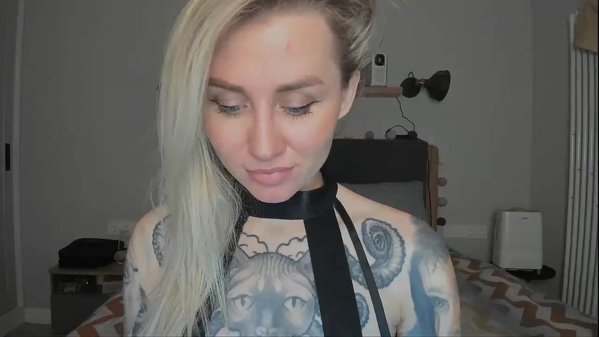 Gallery image thumbnail from Alexa_Smithhh's myfreecams stream on, 11/28/2024, 20:43 image 20 of 20