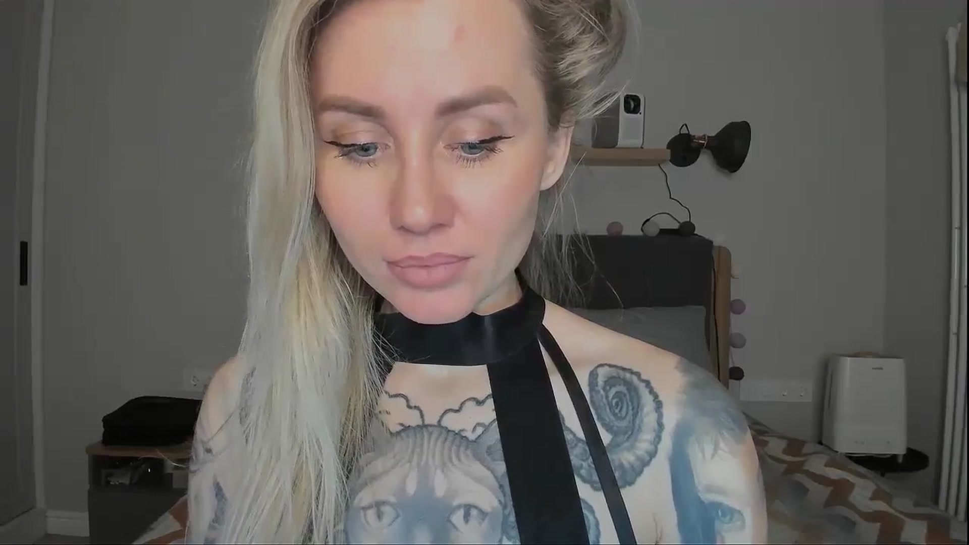 Gallery image thumbnail from Alexa_Smithhh's myfreecams stream on, 11/28/2024, 20:43 image 5 of 20