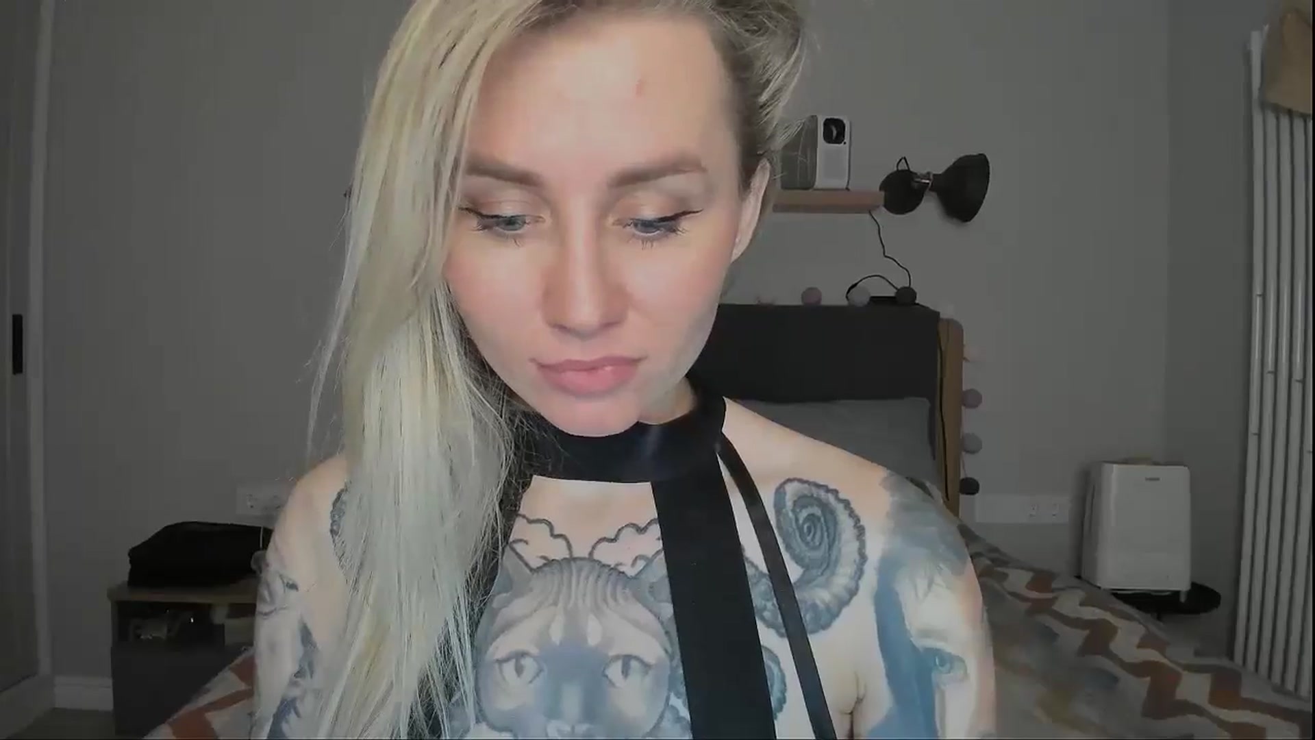 Gallery image thumbnail from Alexa_Smithhh's myfreecams stream on, 11/28/2024, 20:43 image 19 of 20