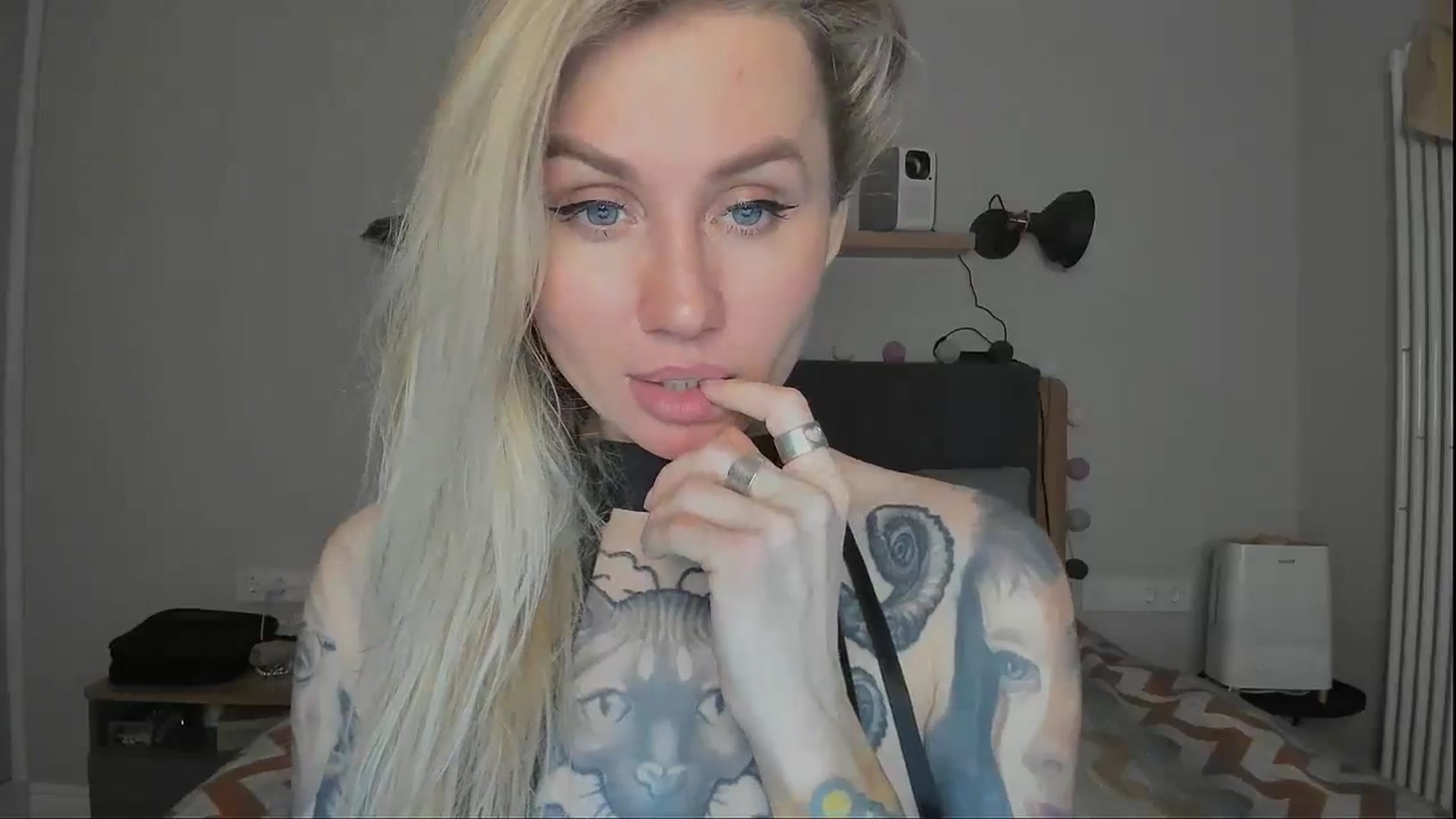 Gallery image thumbnail from Alexa_Smithhh's myfreecams stream on, 11/28/2024, 20:43 image 8 of 20