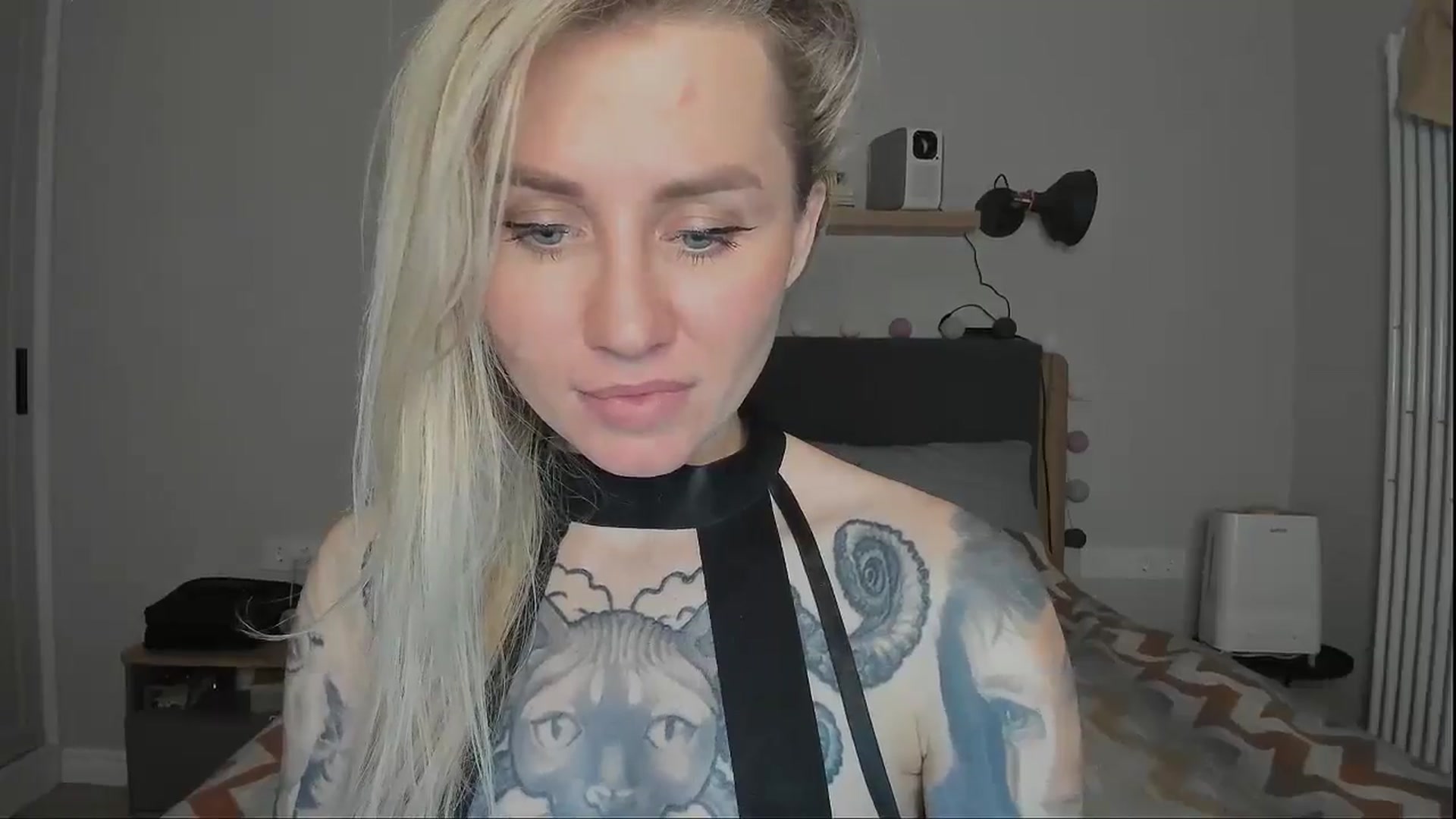 Gallery image thumbnail from Alexa_Smithhh's myfreecams stream on, 11/28/2024, 20:43 image 18 of 20