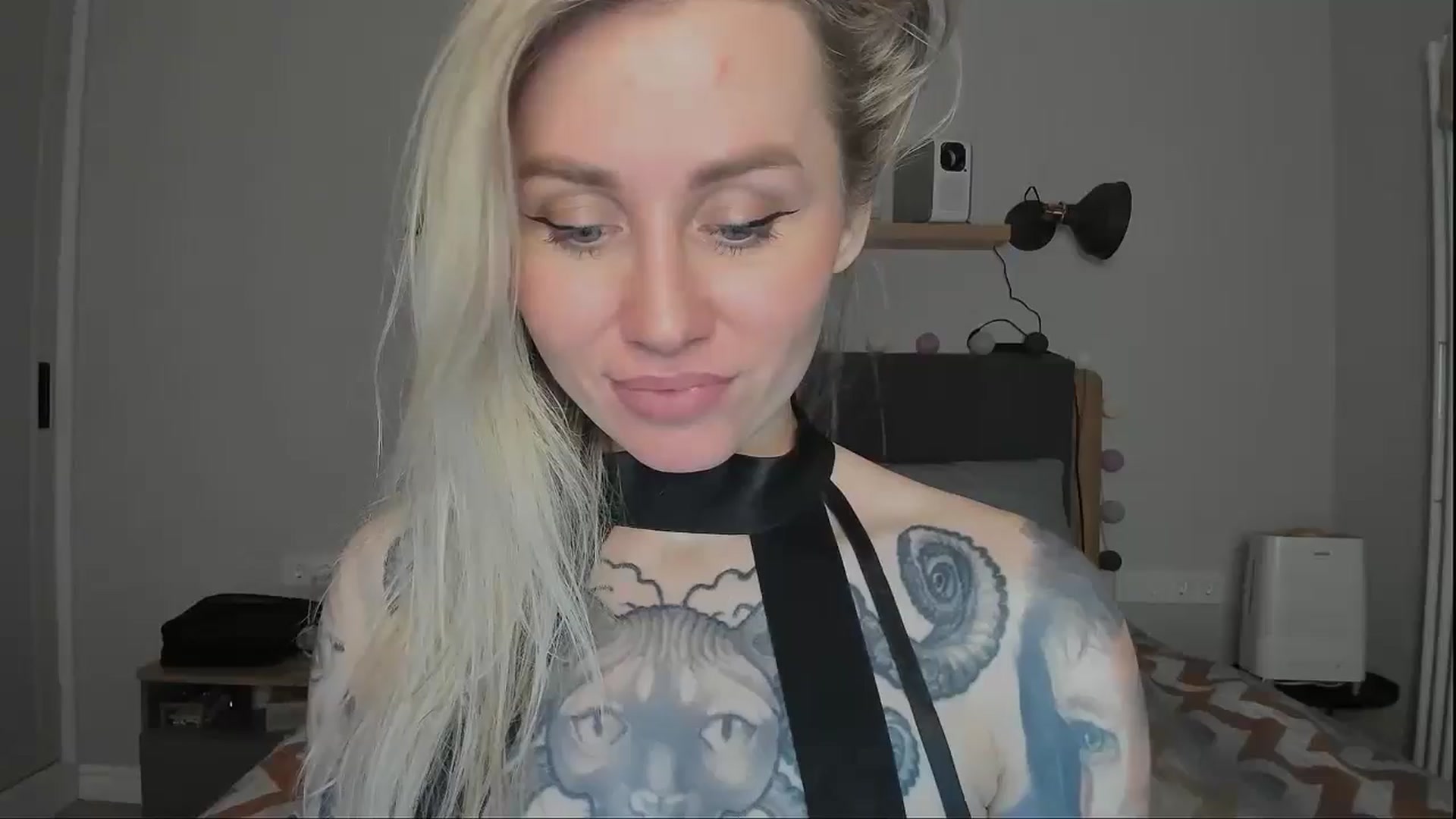 Gallery image thumbnail from Alexa_Smithhh's myfreecams stream on, 11/28/2024, 20:43 image 1 of 20
