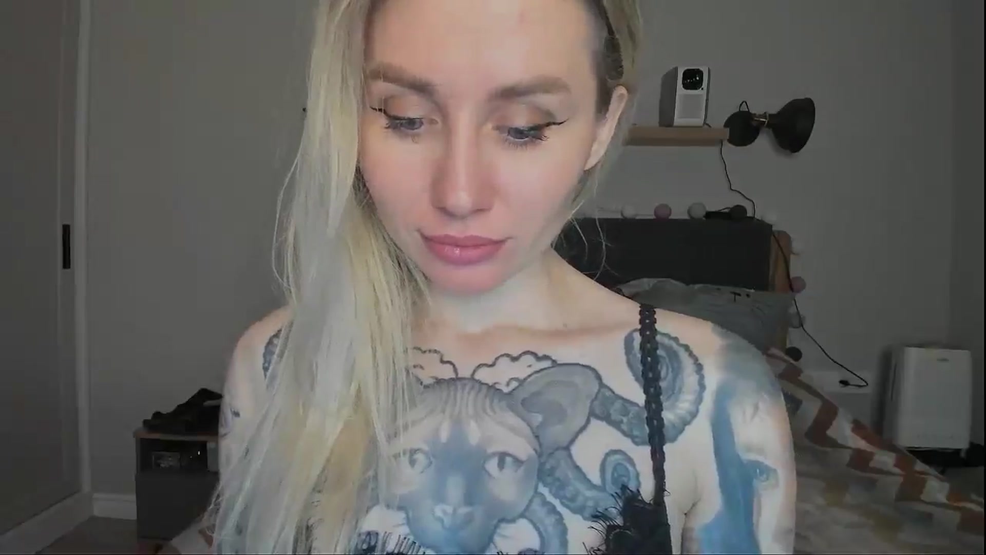 Gallery image thumbnail from Alexa_Smithhh's myfreecams stream on, 11/30/2024, 19:03 image 18 of 20