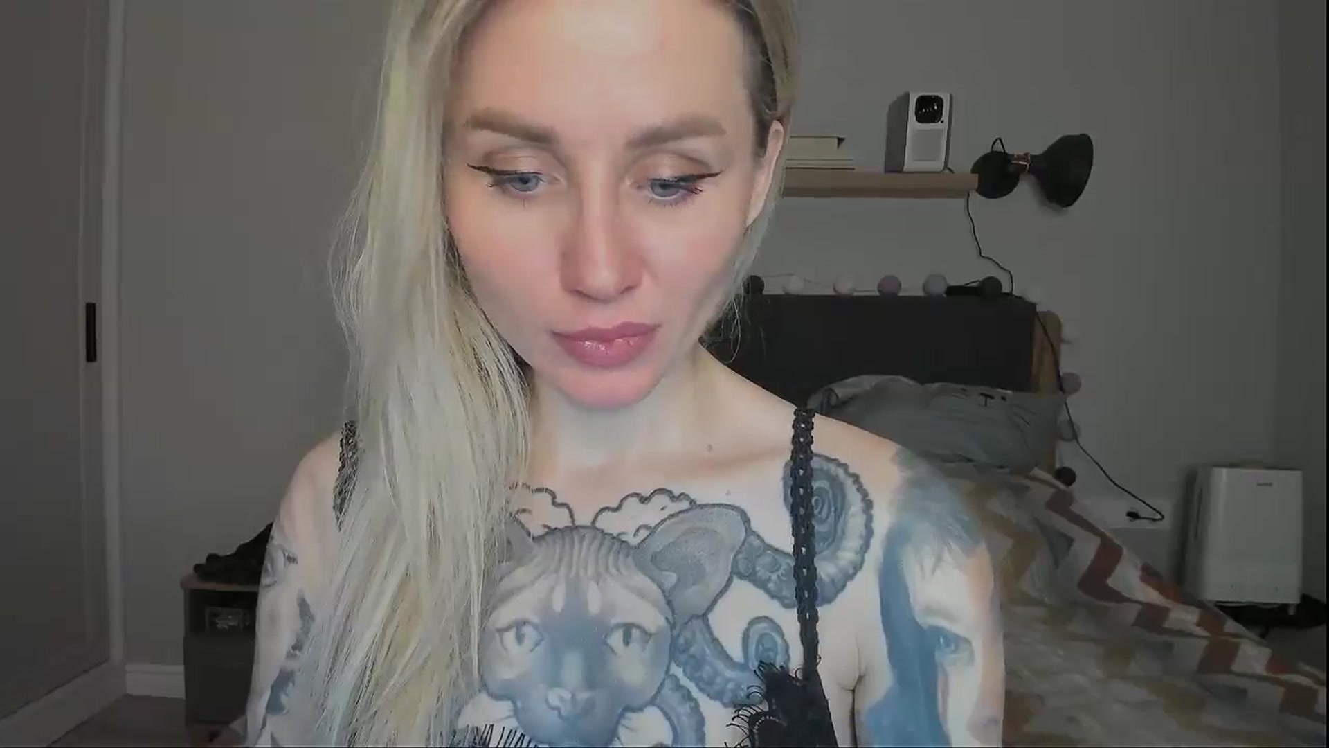 Gallery image thumbnail from Alexa_Smithhh's myfreecams stream on, 11/30/2024, 19:03 image 15 of 20