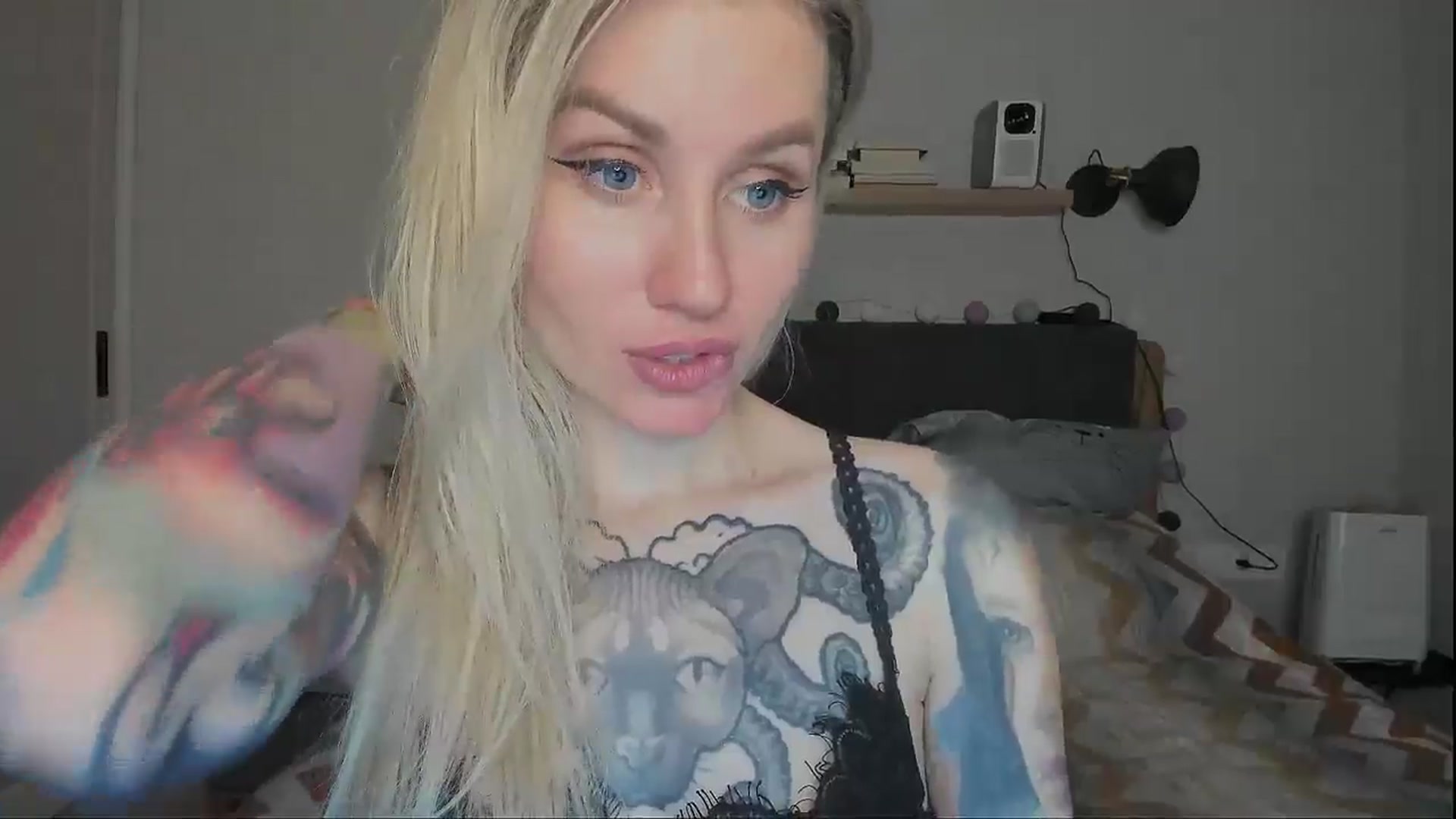 Gallery image thumbnail from Alexa_Smithhh's myfreecams stream on, 11/30/2024, 19:03 image 16 of 20