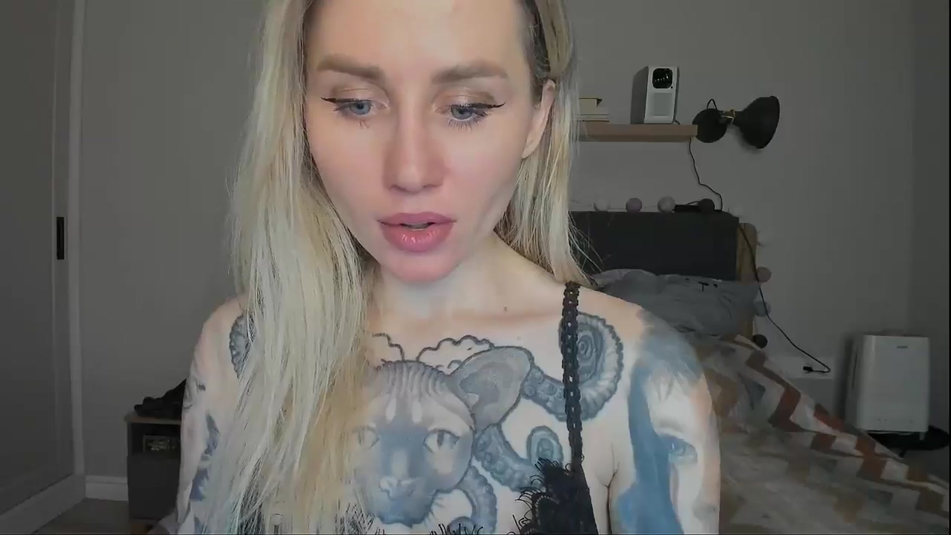 Gallery image thumbnail from Alexa_Smithhh's myfreecams stream on, 11/30/2024, 19:03 image 10 of 20