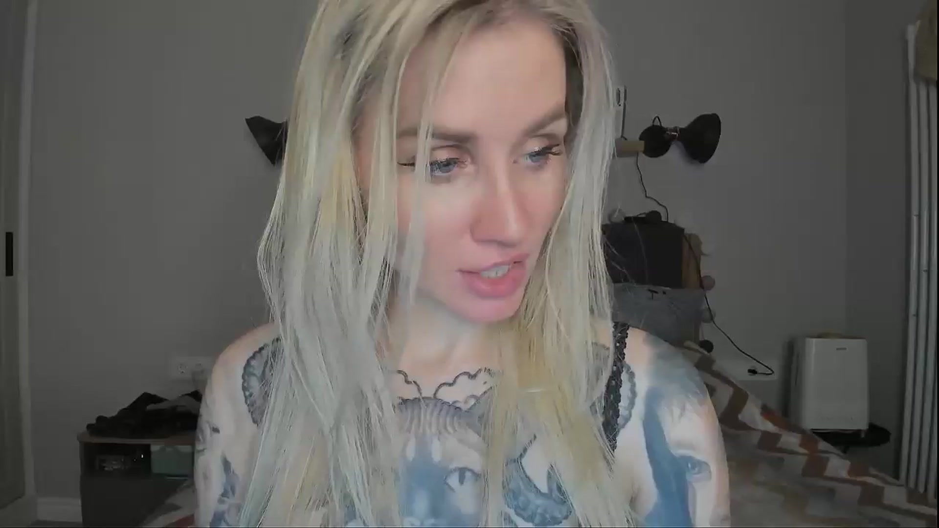 Gallery image thumbnail from Alexa_Smithhh's myfreecams stream on, 11/30/2024, 21:37 image 16 of 20