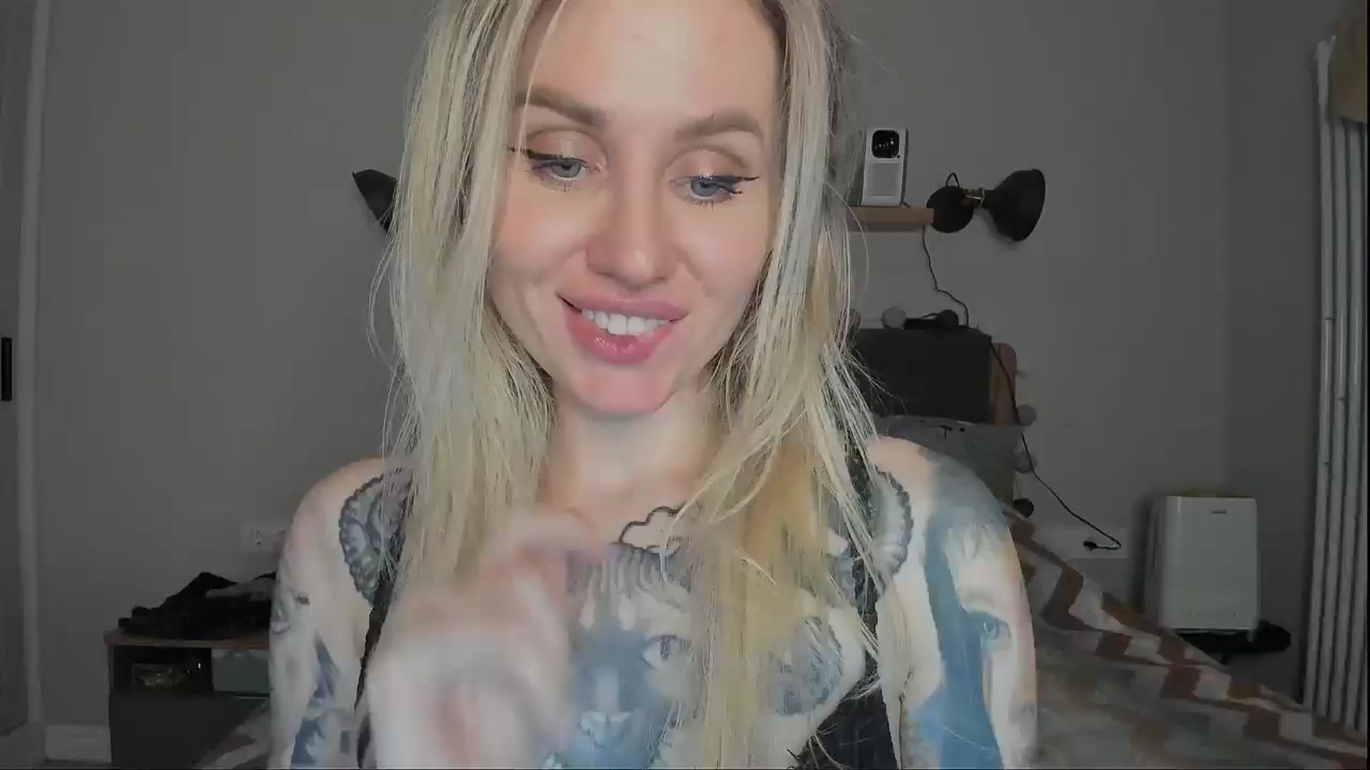 Gallery image thumbnail from Alexa_Smithhh's myfreecams stream on, 11/30/2024, 21:37 image 3 of 20