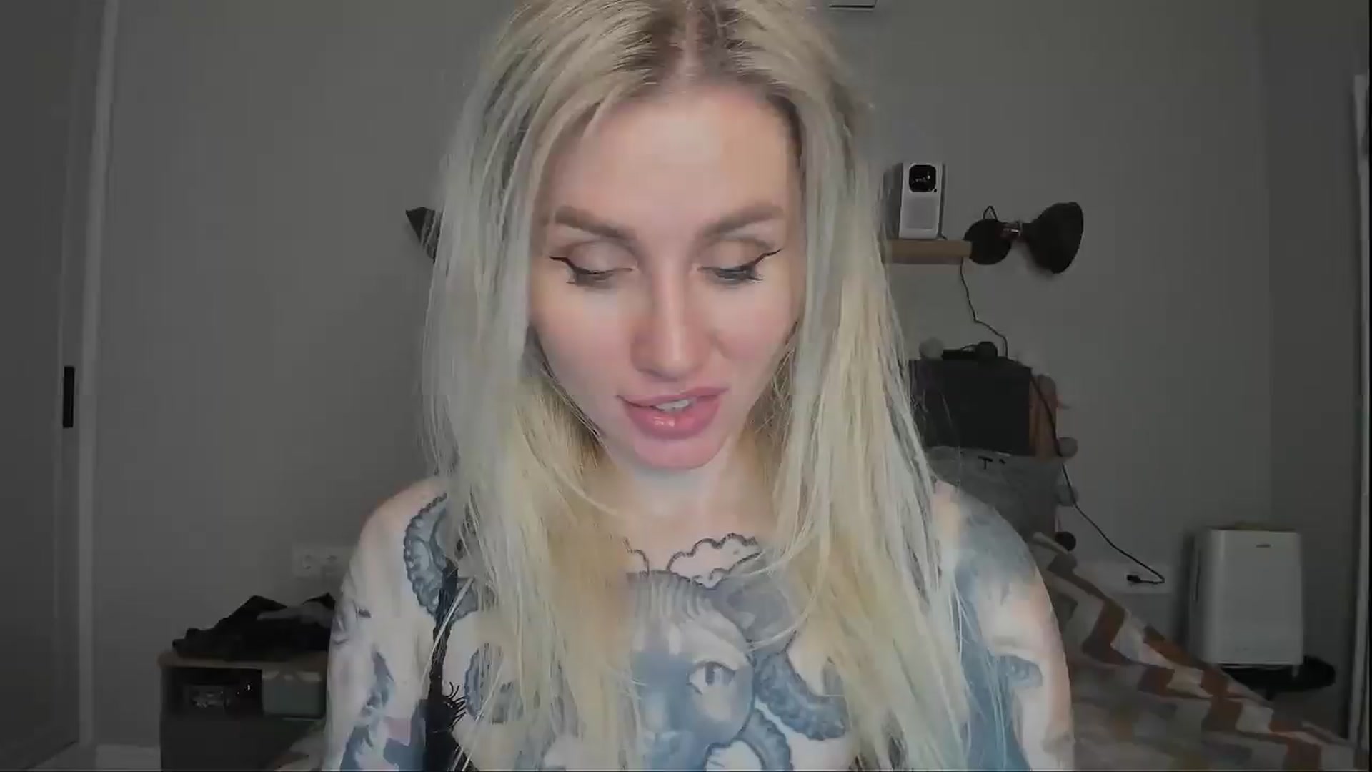 Gallery image thumbnail from Alexa_Smithhh's myfreecams stream on, 11/30/2024, 21:37 image 1 of 20