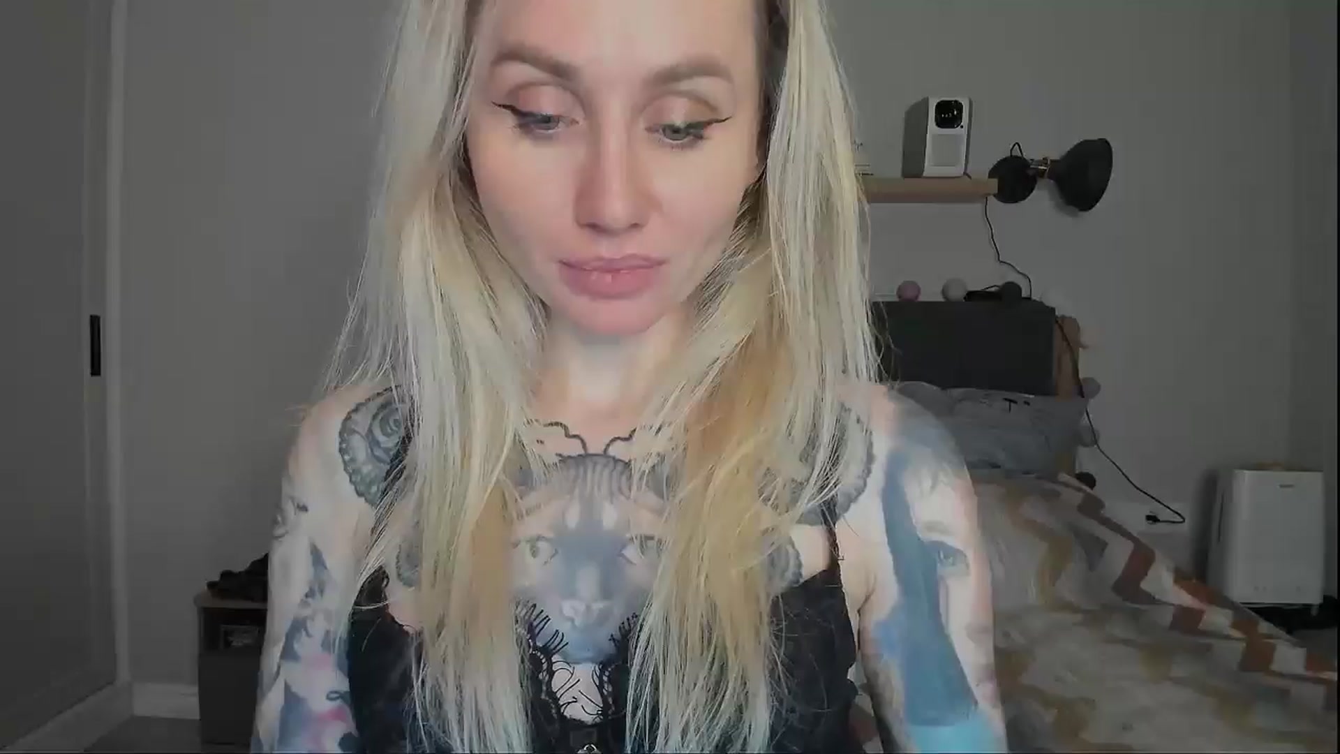 Gallery image thumbnail from Alexa_Smithhh's myfreecams stream on, 11/30/2024, 21:37 image 17 of 20