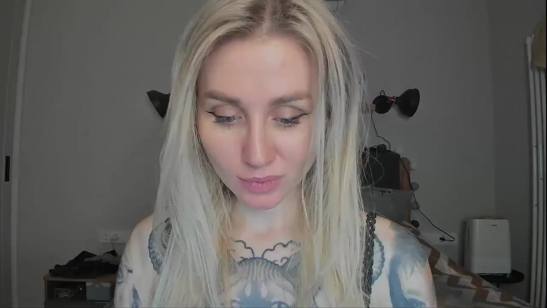 Gallery image thumbnail from Alexa_Smithhh's myfreecams stream on, 11/30/2024, 21:37 image 14 of 20