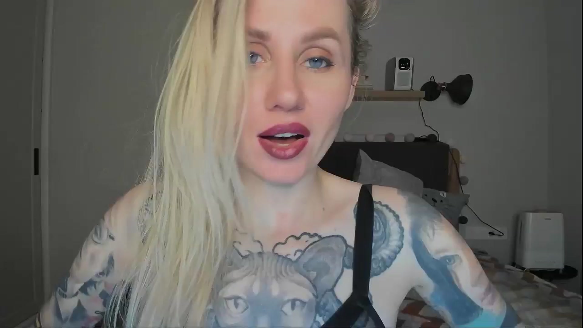 Gallery image thumbnail from Alexa_Smithhh's myfreecams stream on, 12/01/2024, 18:30 image 16 of 20