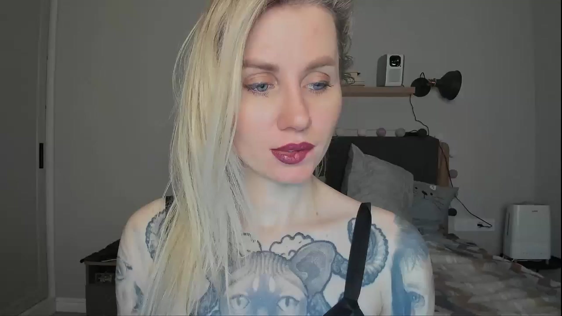Gallery image thumbnail from Alexa_Smithhh's myfreecams stream on, 12/01/2024, 18:30 image 13 of 20