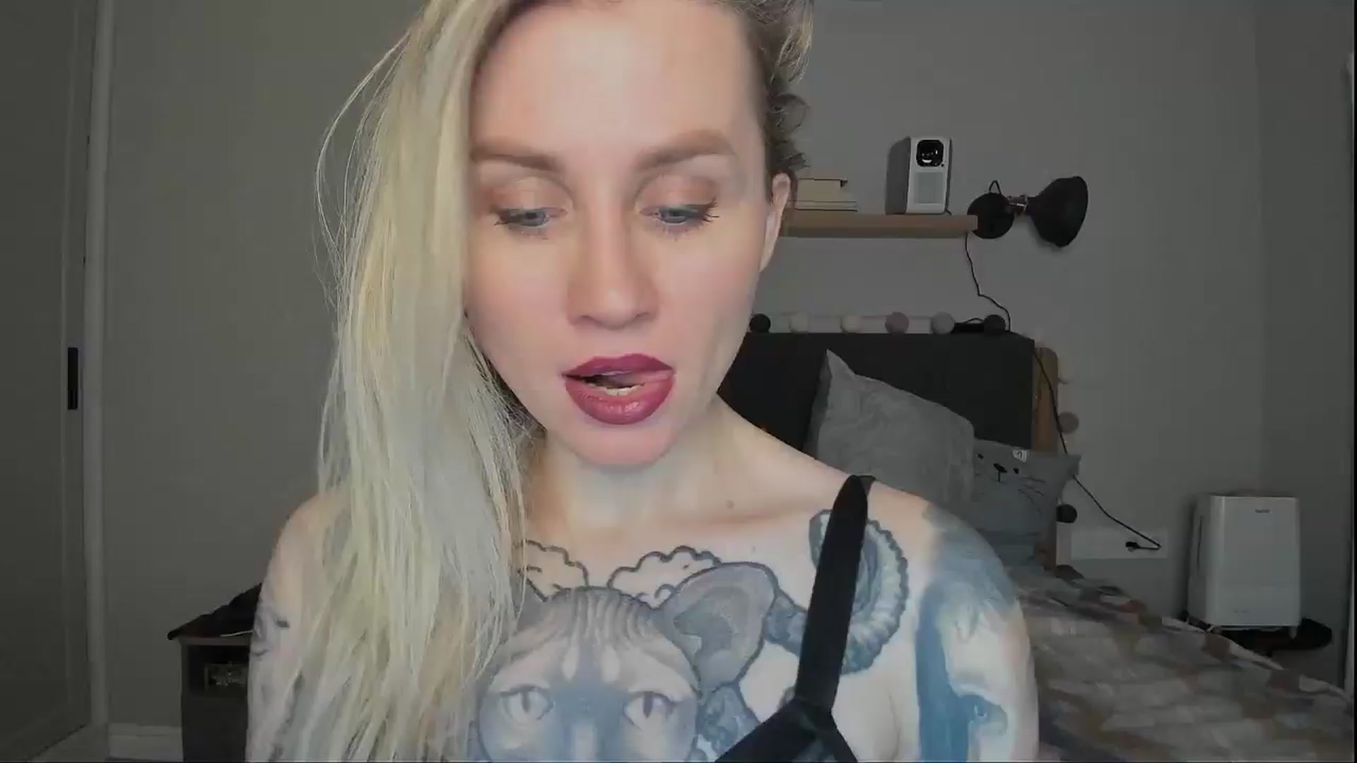 Gallery image thumbnail from Alexa_Smithhh's myfreecams stream on, 12/01/2024, 18:30 image 14 of 20