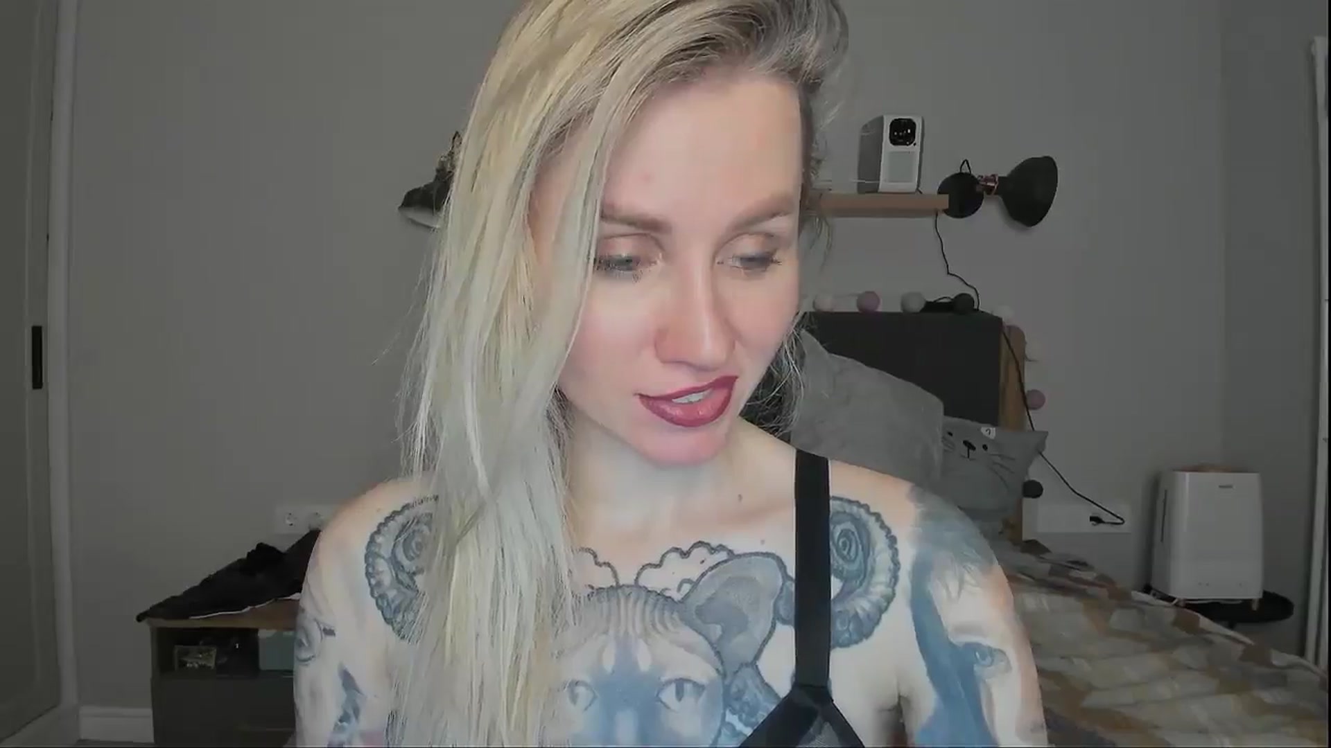 Gallery image thumbnail from Alexa_Smithhh's myfreecams stream on, 12/01/2024, 19:32 image 19 of 20