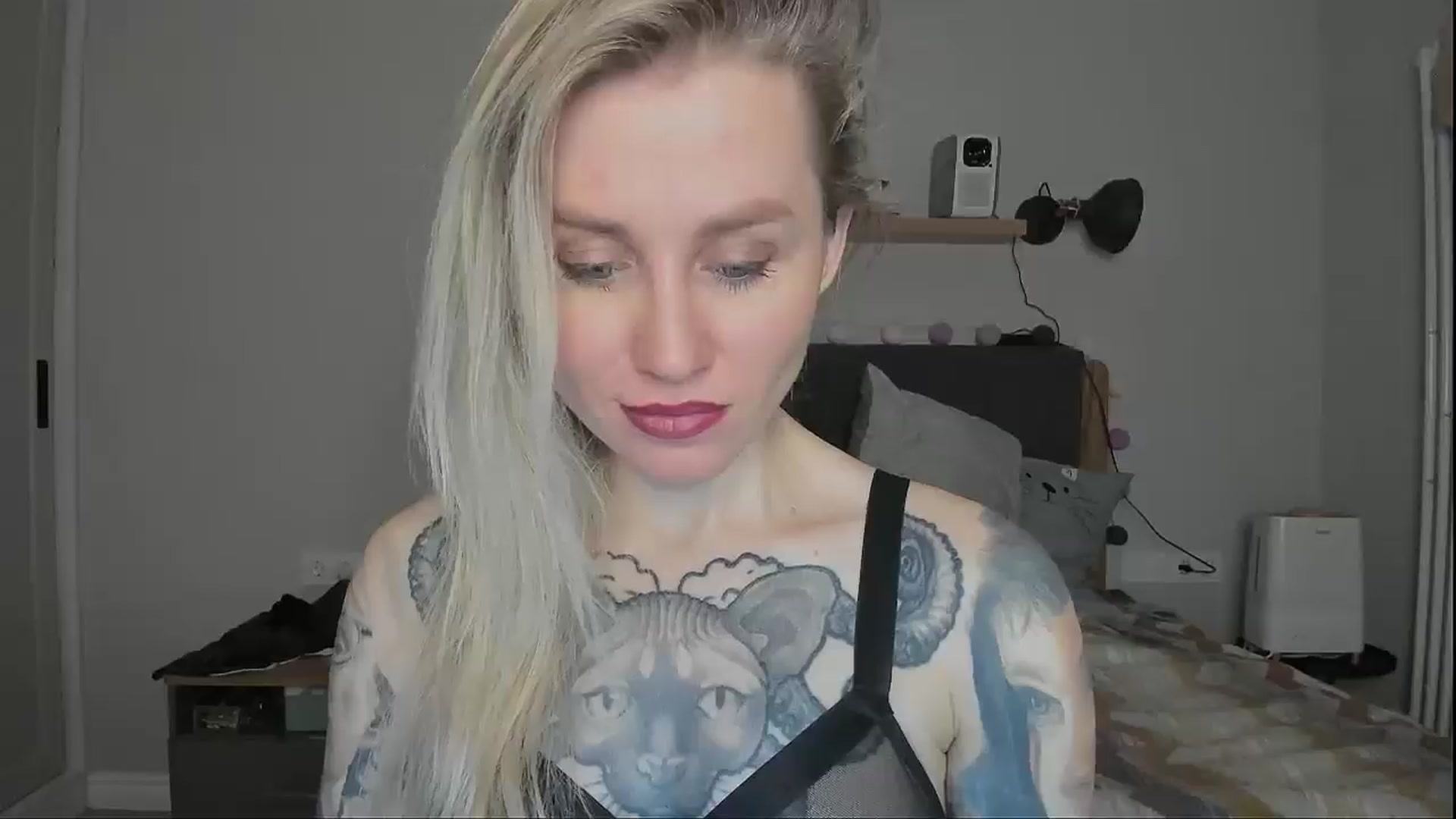 Gallery image thumbnail from Alexa_Smithhh's myfreecams stream on, 12/01/2024, 19:32 image 12 of 20