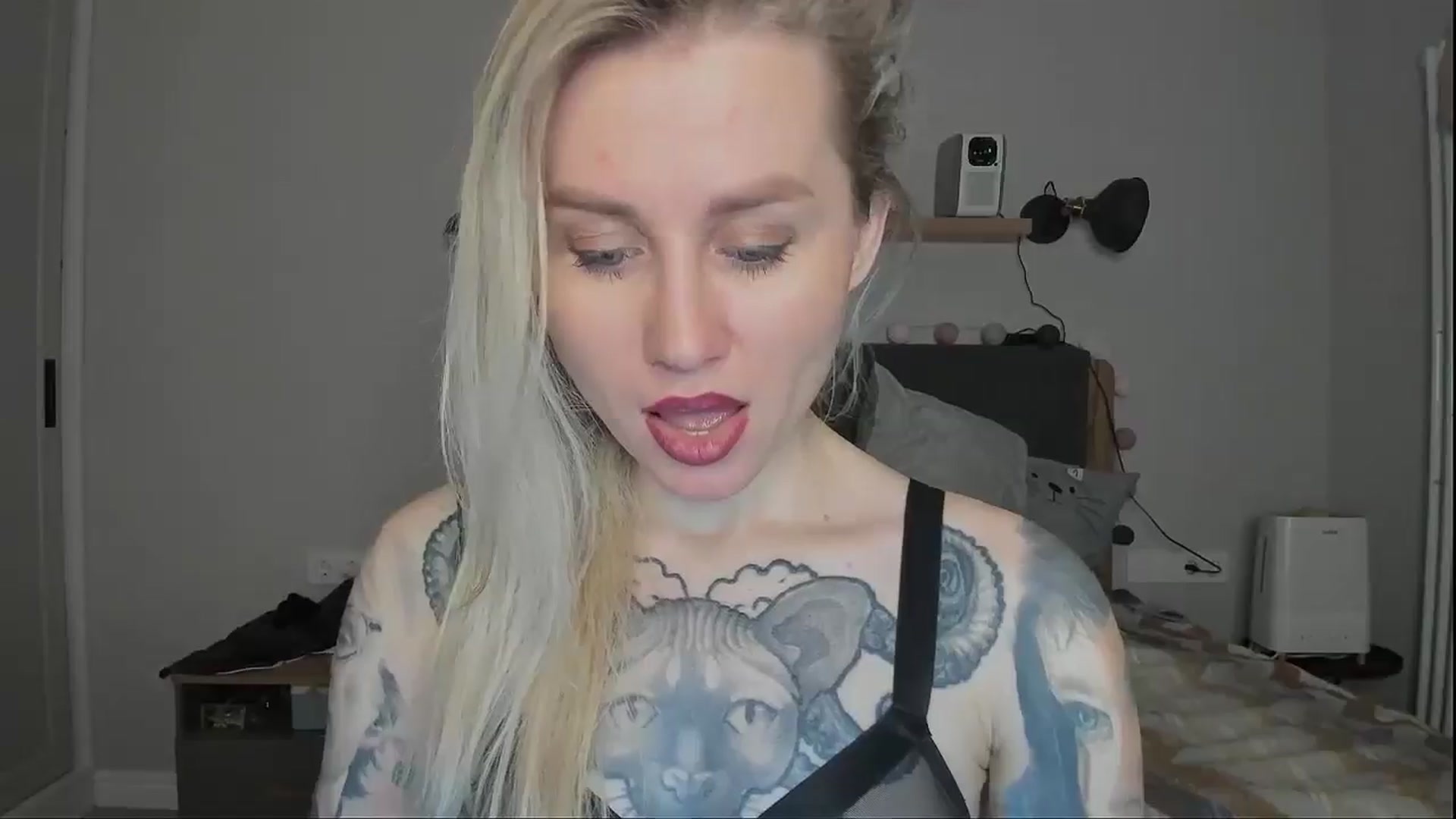 Gallery image thumbnail from Alexa_Smithhh's myfreecams stream on, 12/01/2024, 19:32 image 14 of 20