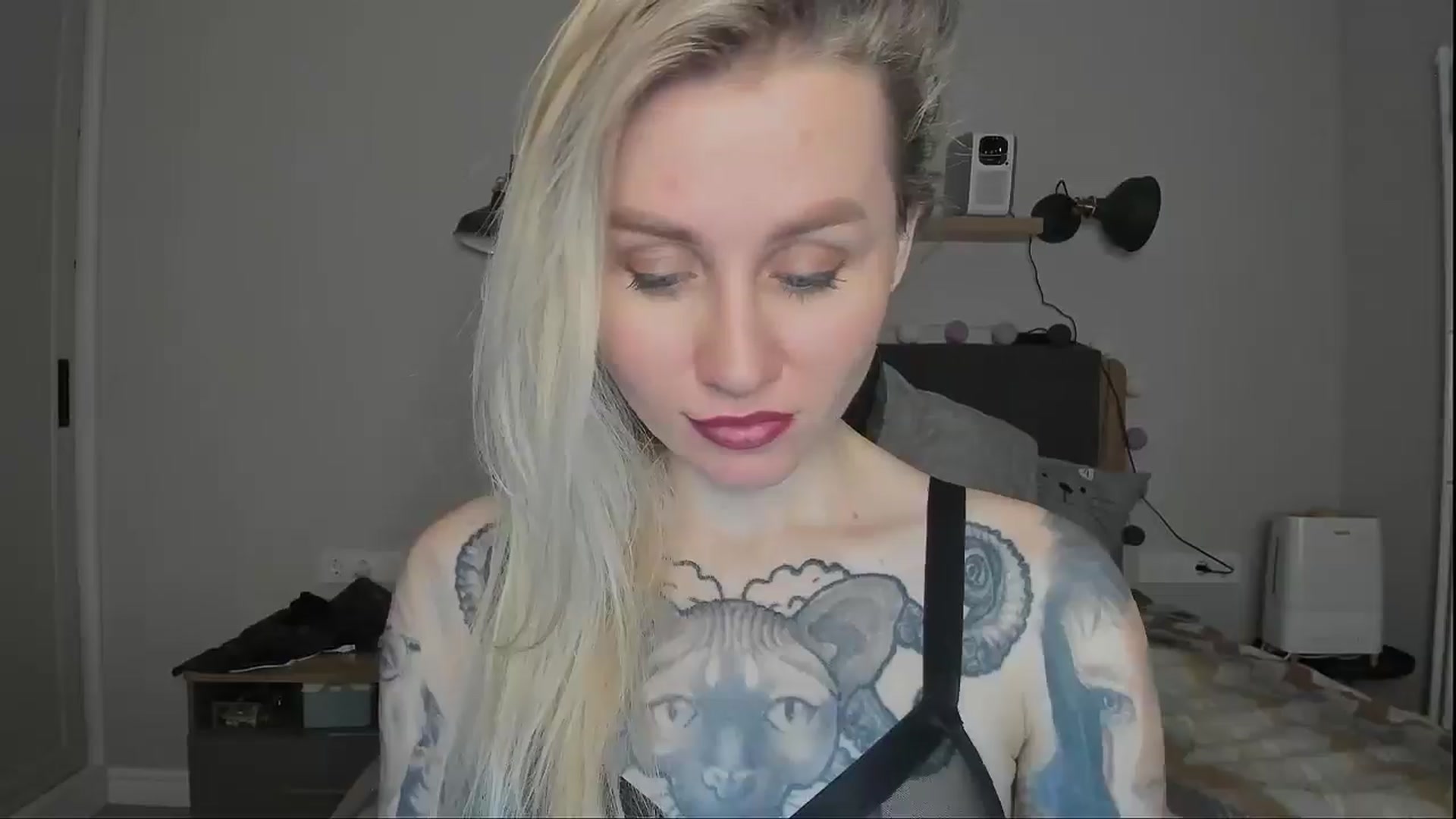 Gallery image thumbnail from Alexa_Smithhh's myfreecams stream on, 12/01/2024, 19:32 image 10 of 20
