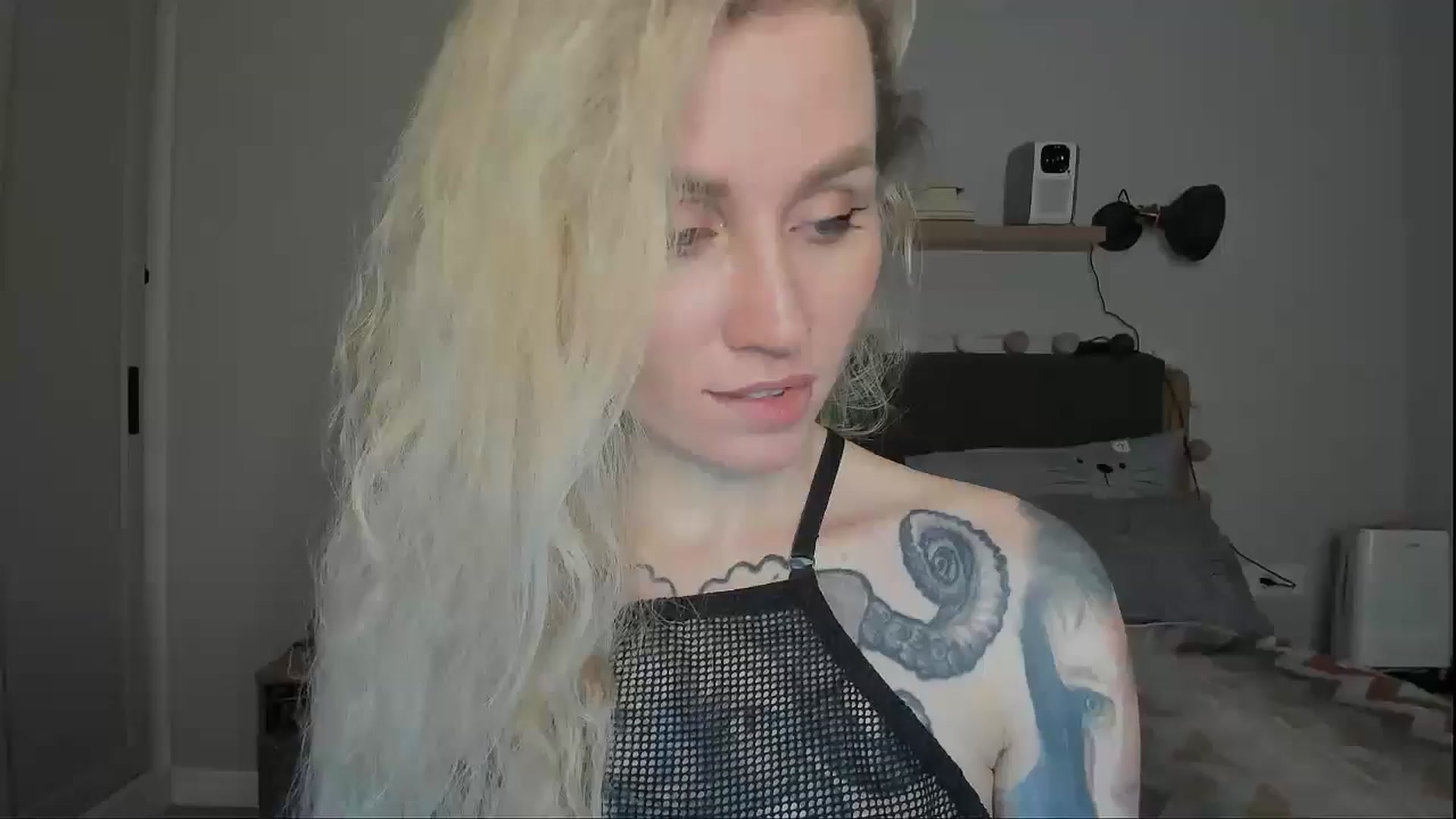 Gallery image thumbnail from Alexa_Smithhh's myfreecams stream on, 12/02/2024, 21:04 image 17 of 20