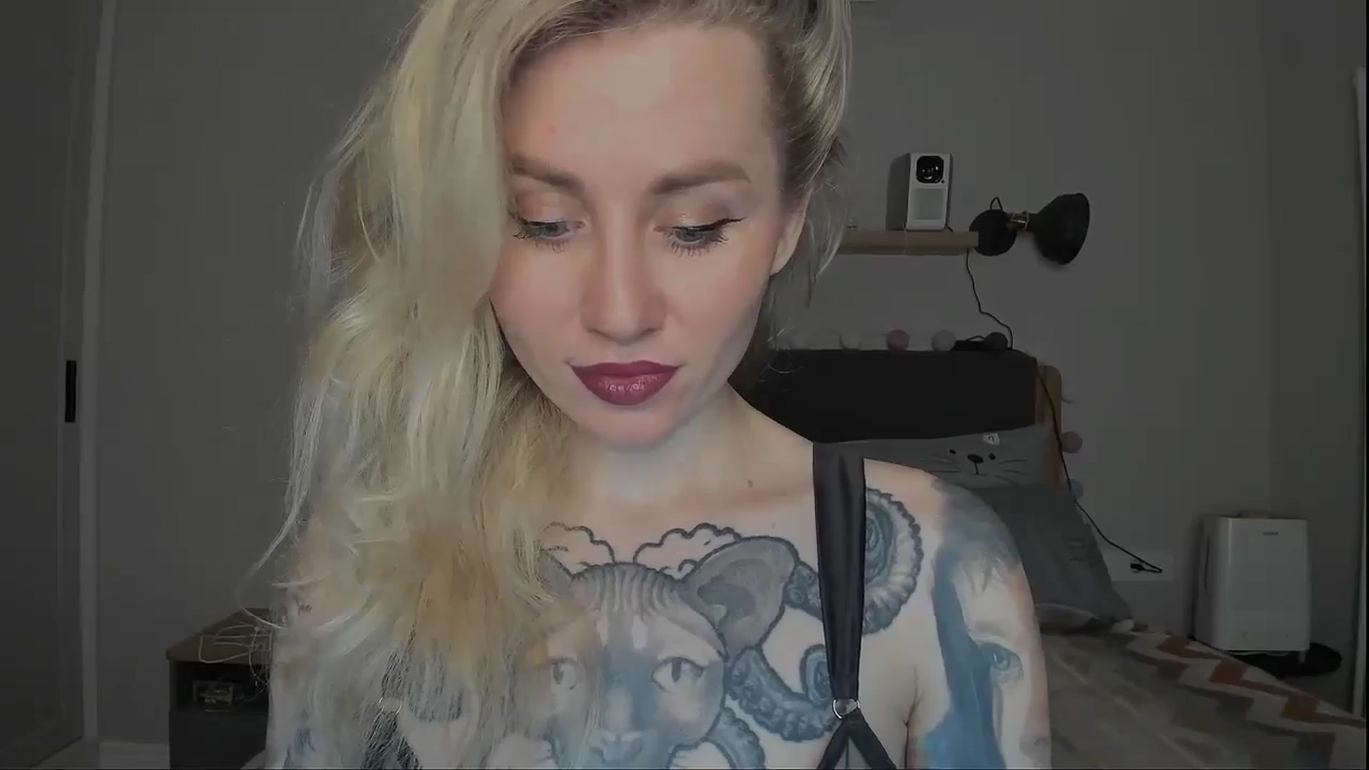 Gallery image thumbnail from Alexa_Smithhh's myfreecams stream on, 12/03/2024, 19:10 image 14 of 20