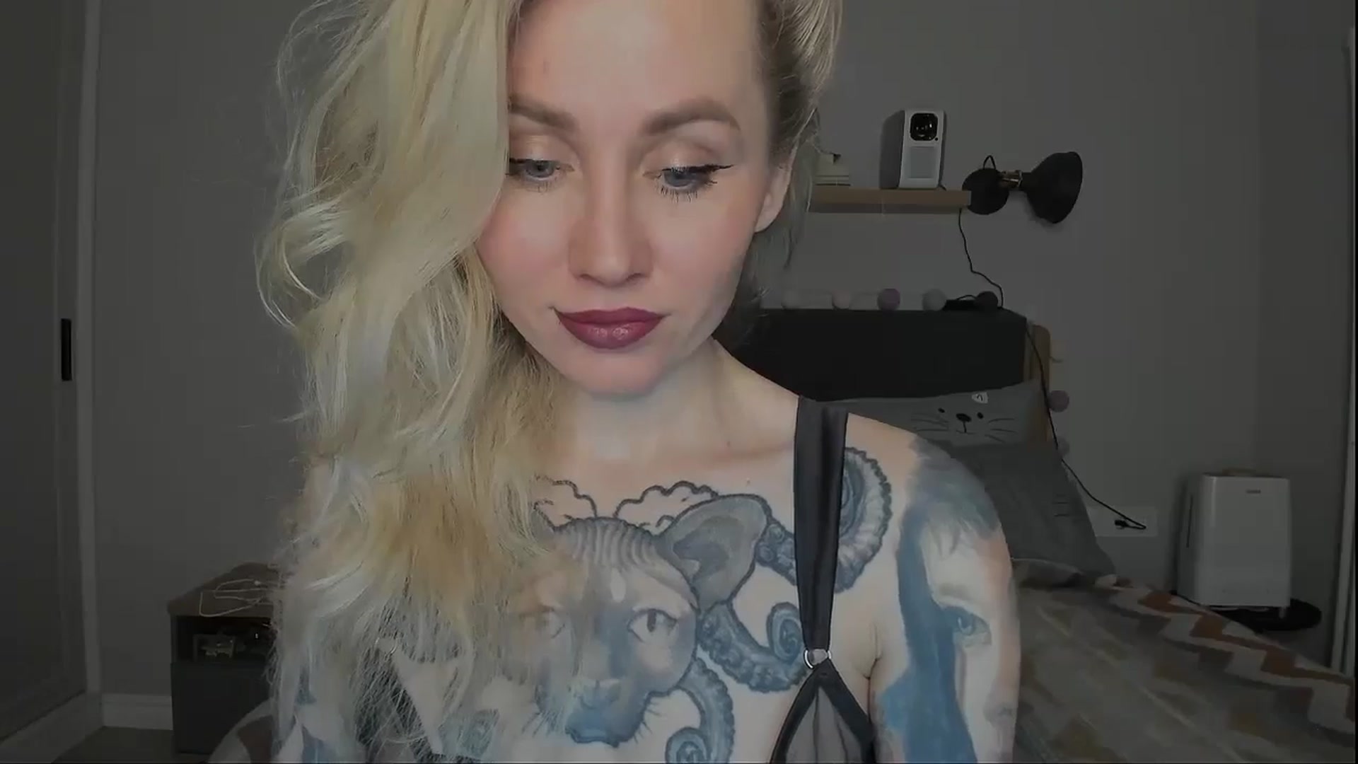 Gallery image thumbnail from Alexa_Smithhh's myfreecams stream on, 12/03/2024, 19:10 image 13 of 20