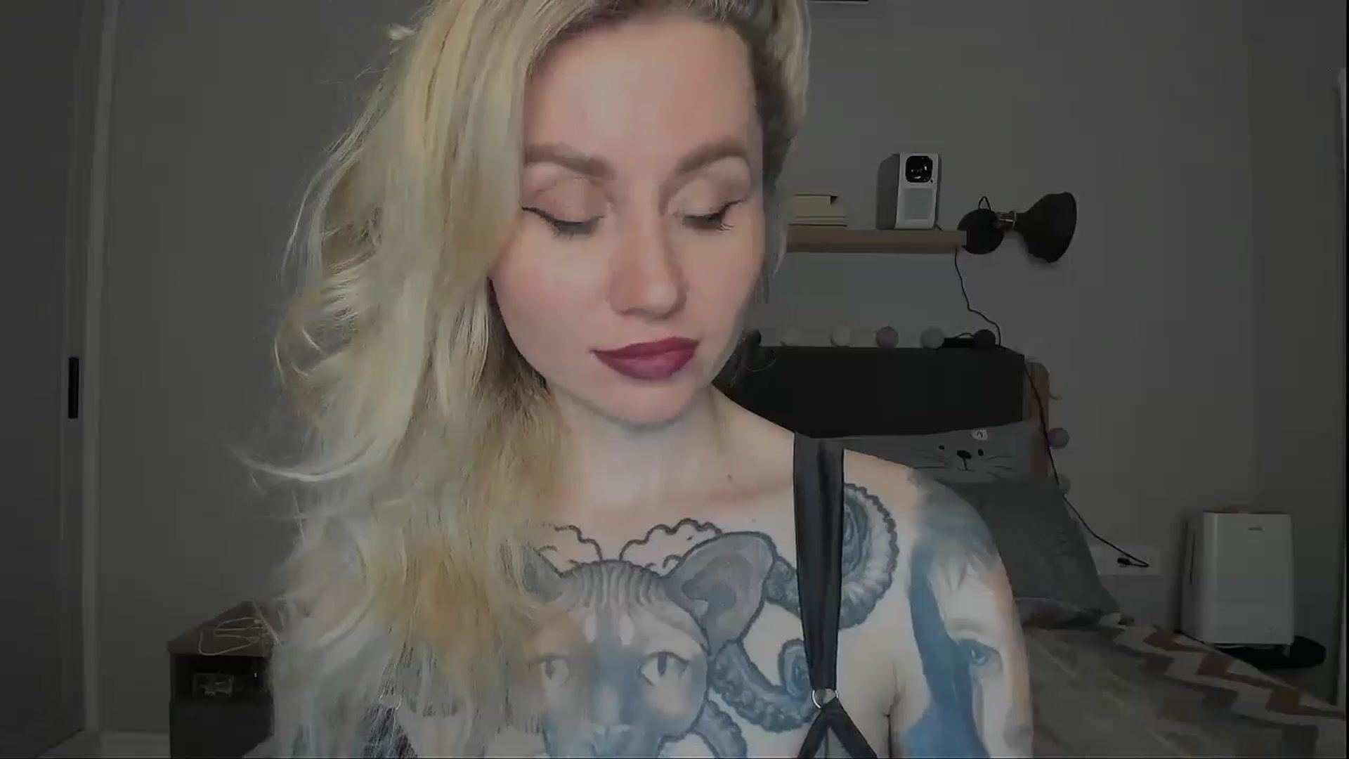 Gallery image thumbnail from Alexa_Smithhh's myfreecams stream on, 12/03/2024, 19:10 image 15 of 20