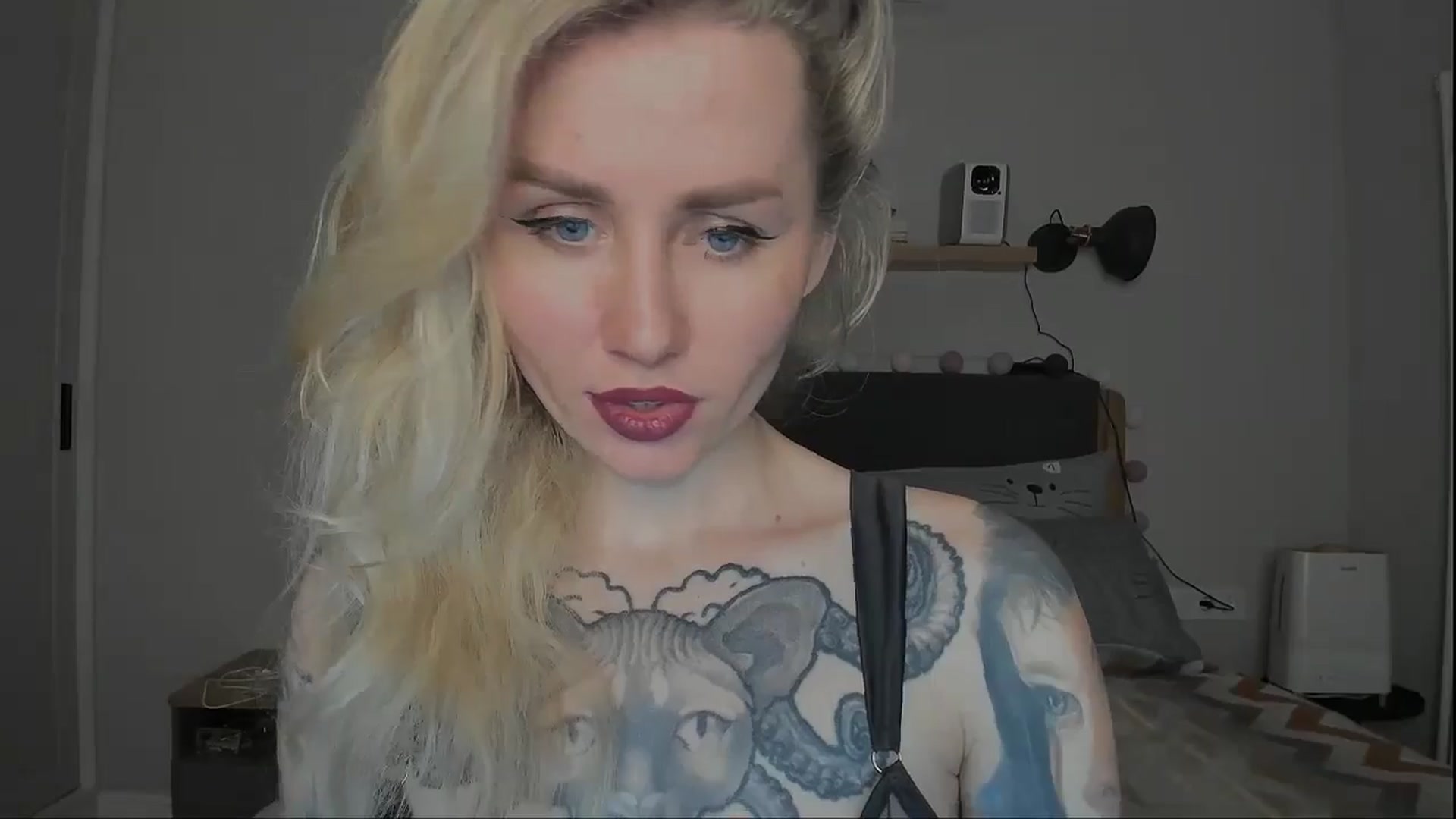 Gallery image thumbnail from Alexa_Smithhh's myfreecams stream on, 12/03/2024, 19:10 image 16 of 20