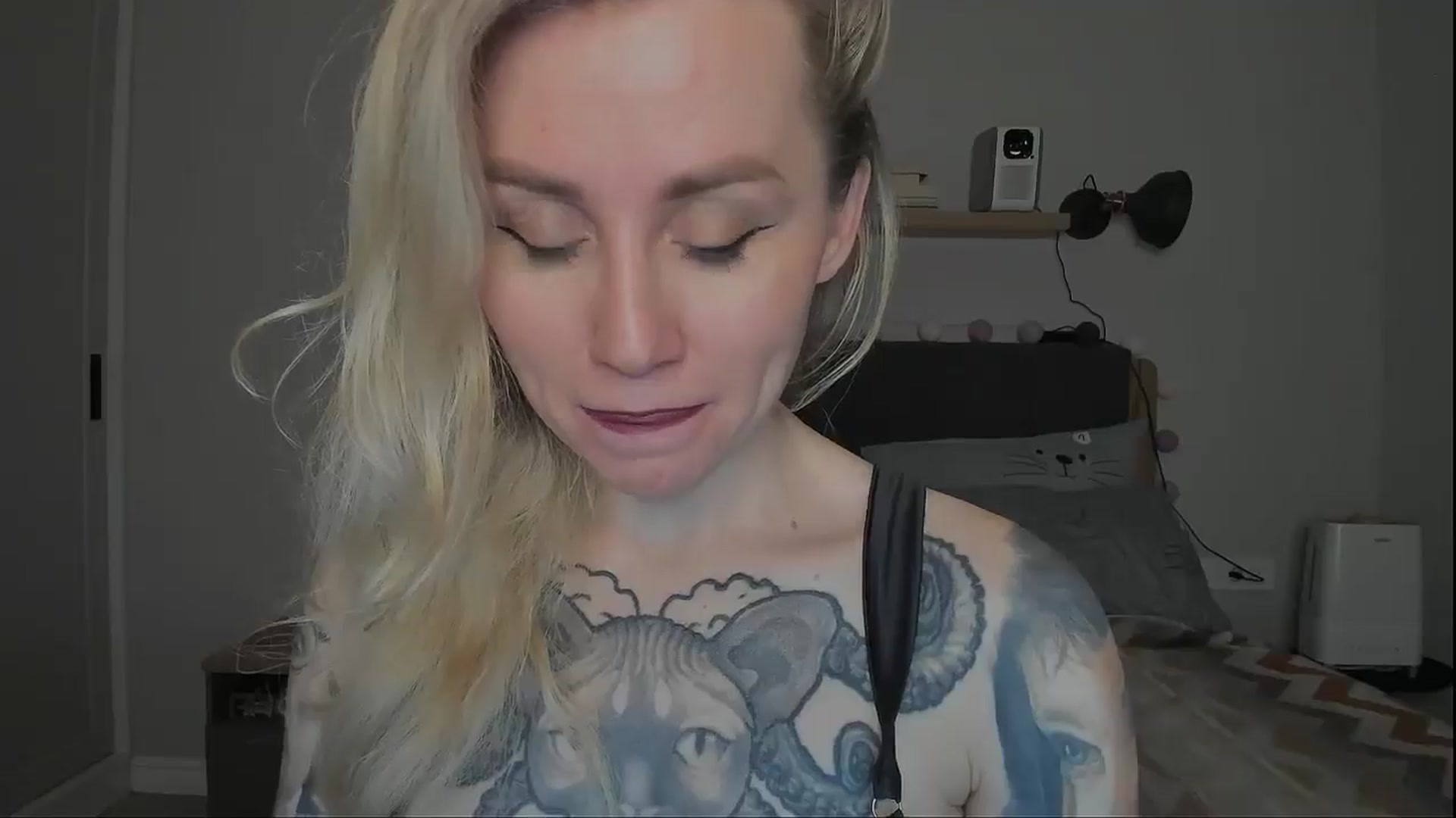 Gallery image thumbnail from Alexa_Smithhh's myfreecams stream on, 12/03/2024, 21:08 image 17 of 20