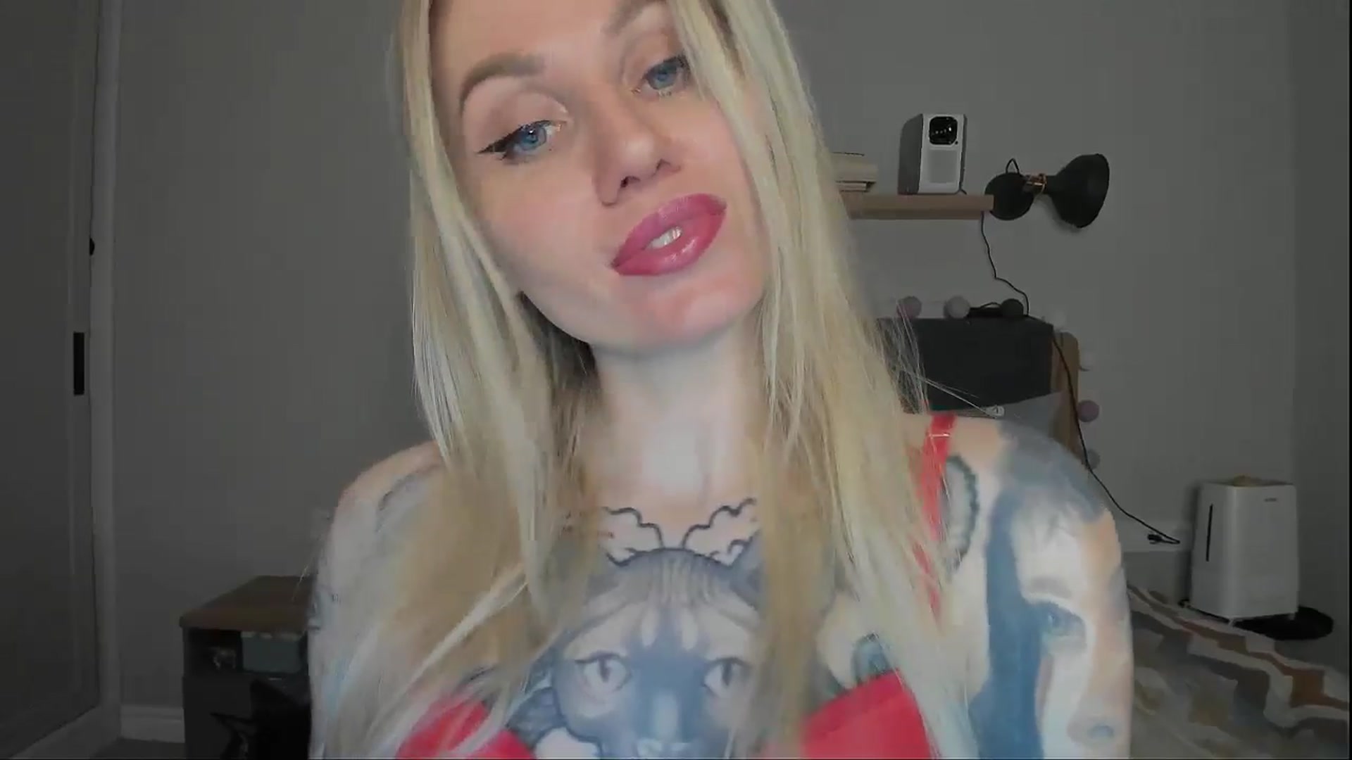 Gallery image thumbnail from Alexa_Smithhh's myfreecams stream on, 12/06/2024, 18:11 image 11 of 20