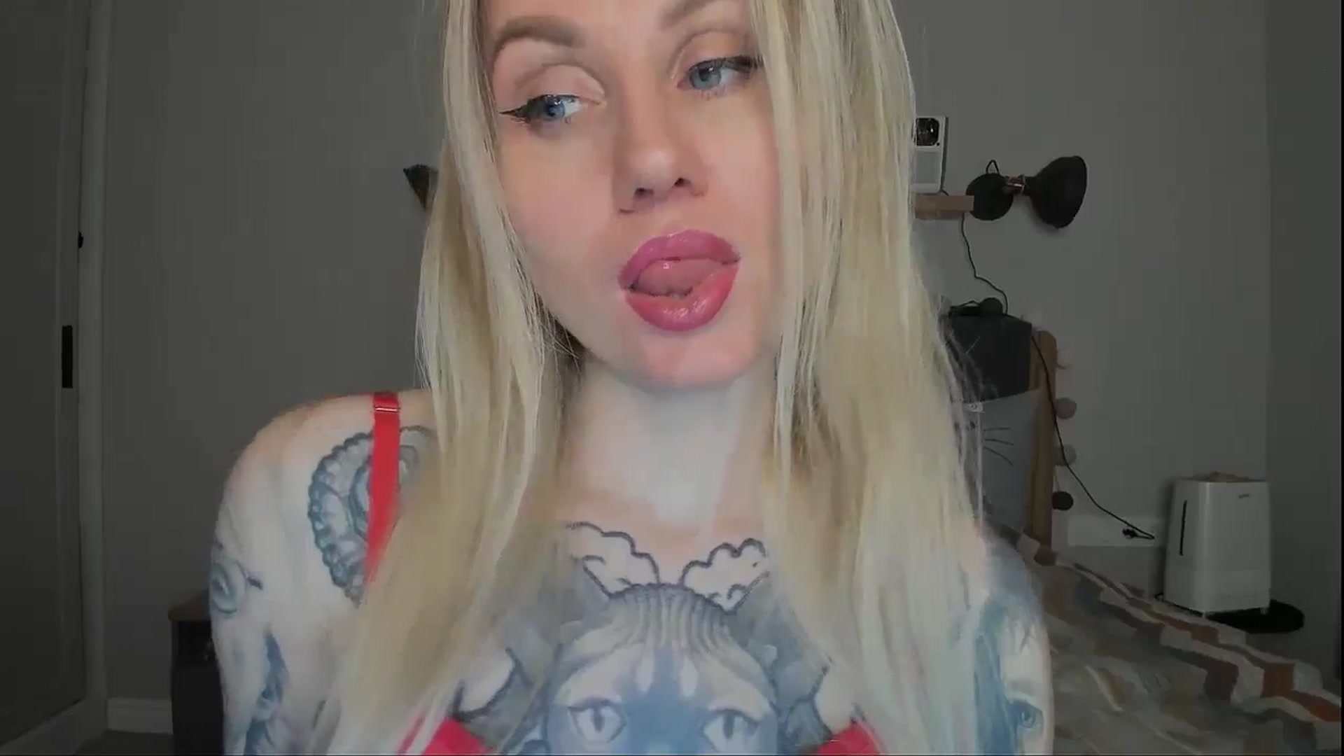 Gallery image thumbnail from Alexa_Smithhh's myfreecams stream on, 12/06/2024, 18:35 image 18 of 20