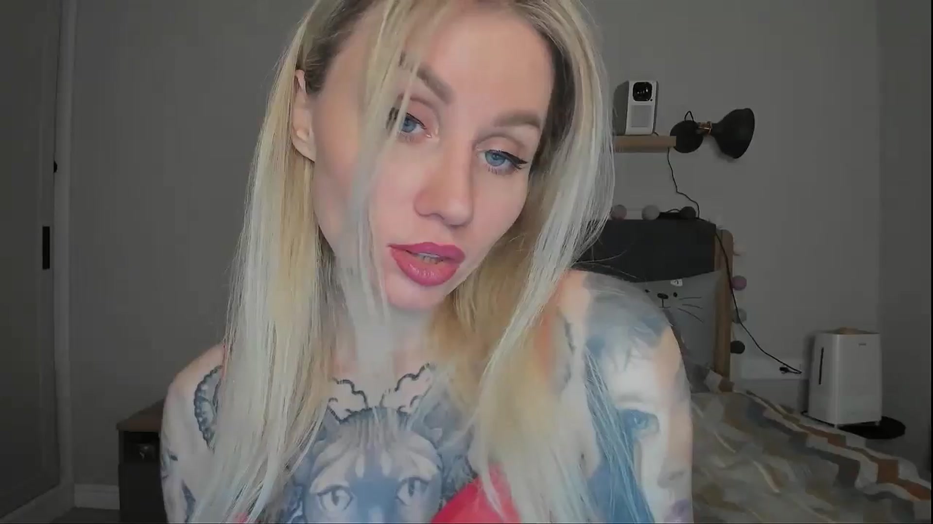 Gallery image thumbnail from Alexa_Smithhh's myfreecams stream on, 12/06/2024, 18:35 image 12 of 20