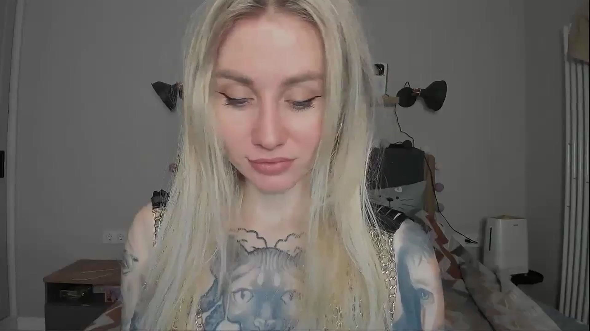 Gallery image thumbnail from Alexa_Smithhh's myfreecams stream on, 12/10/2024, 18:43 image 6 of 20