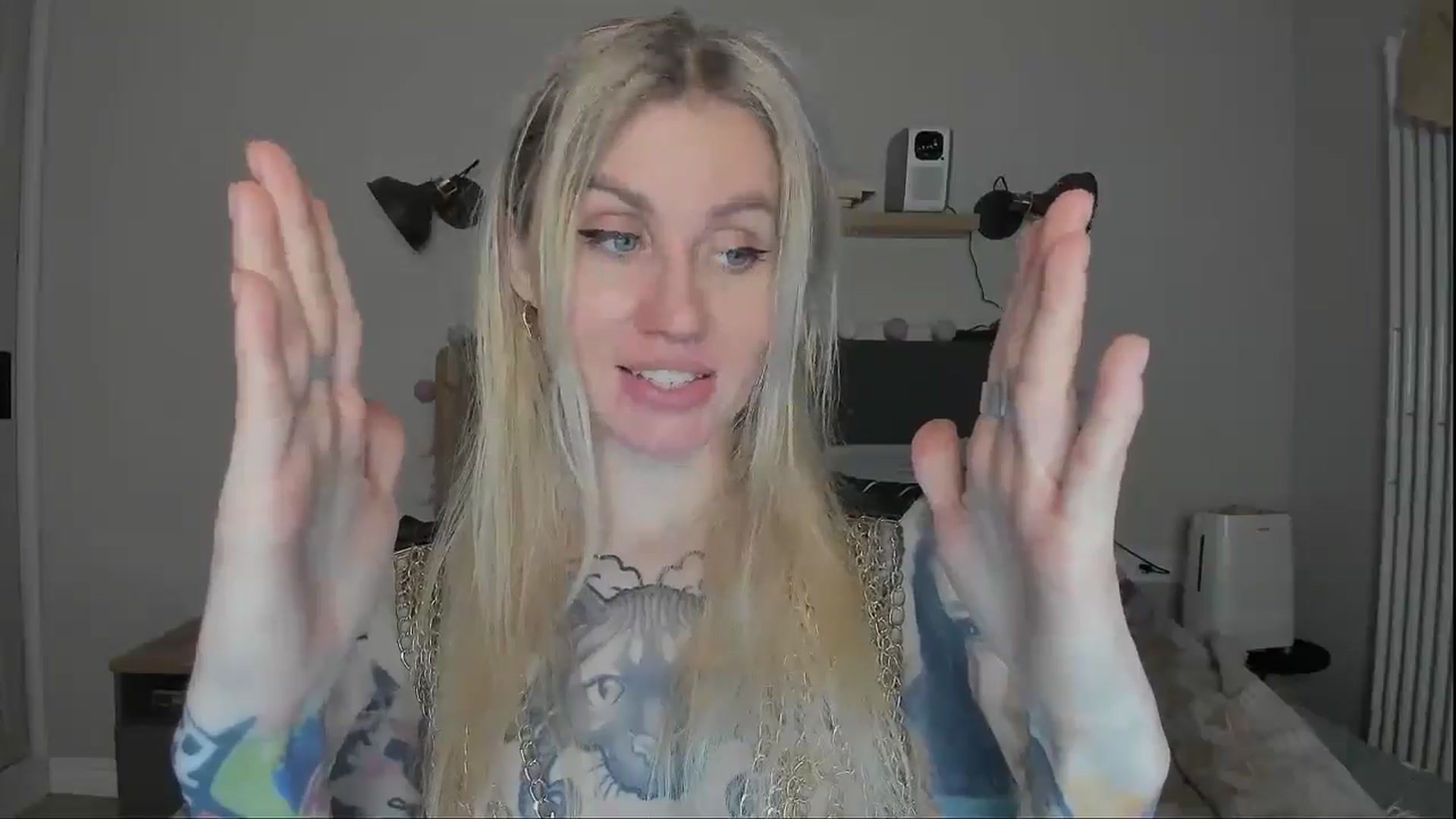 Gallery image thumbnail from Alexa_Smithhh's myfreecams stream on, 12/10/2024, 18:43 image 19 of 20