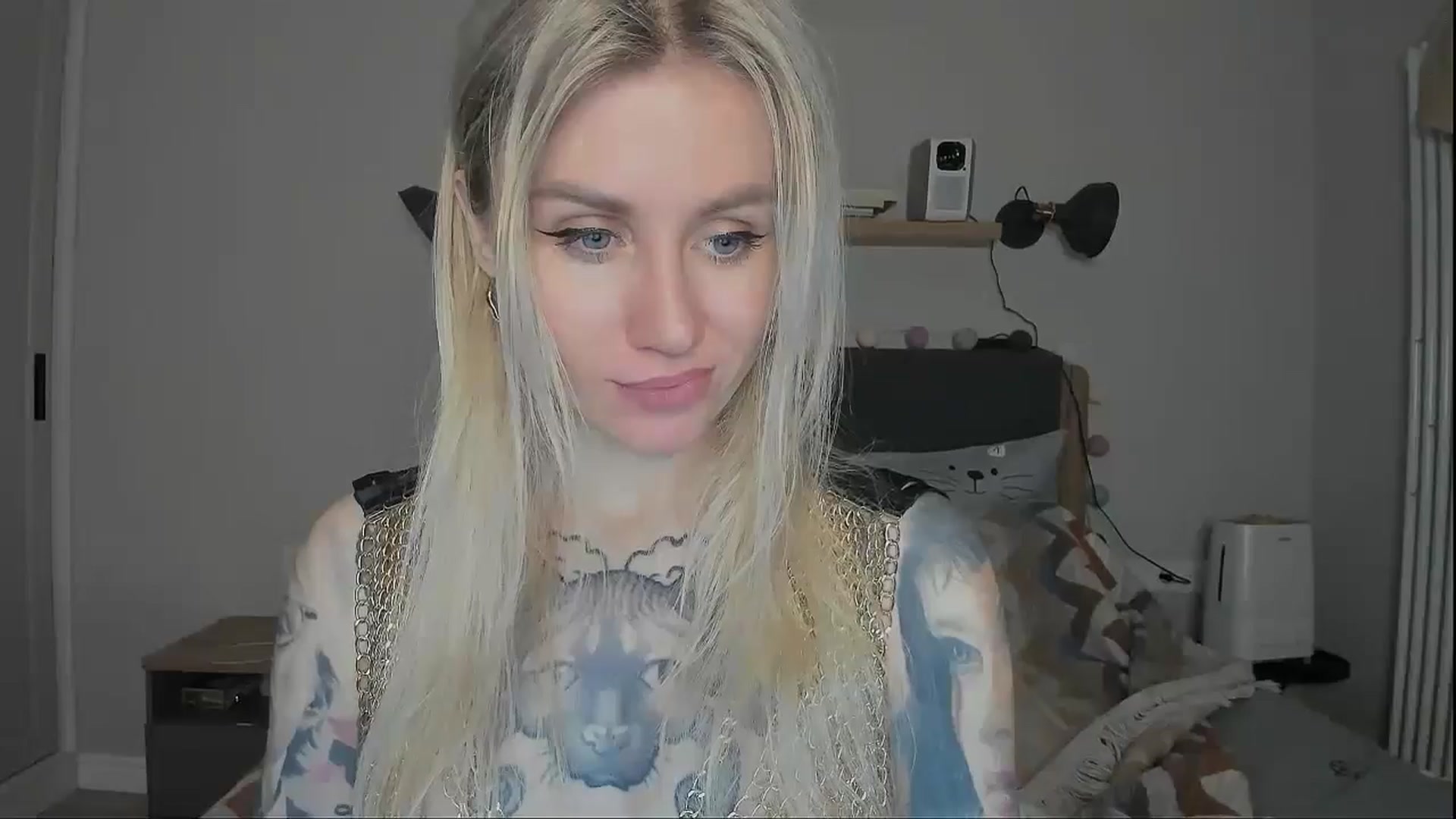 Gallery image thumbnail from Alexa_Smithhh's myfreecams stream on, 12/10/2024, 19:21 image 17 of 20