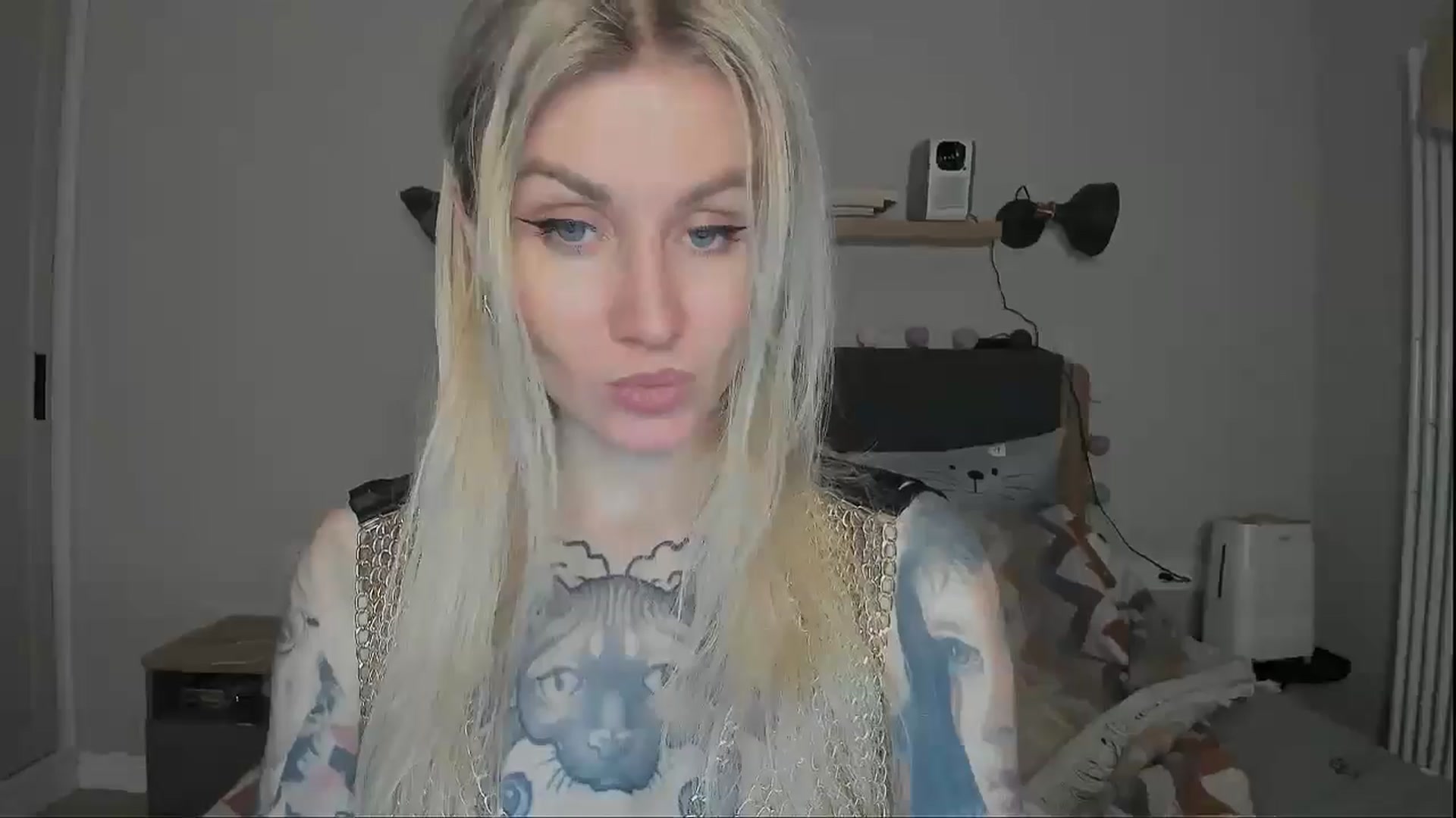 Gallery image thumbnail from Alexa_Smithhh's myfreecams stream on, 12/10/2024, 19:21 image 13 of 20