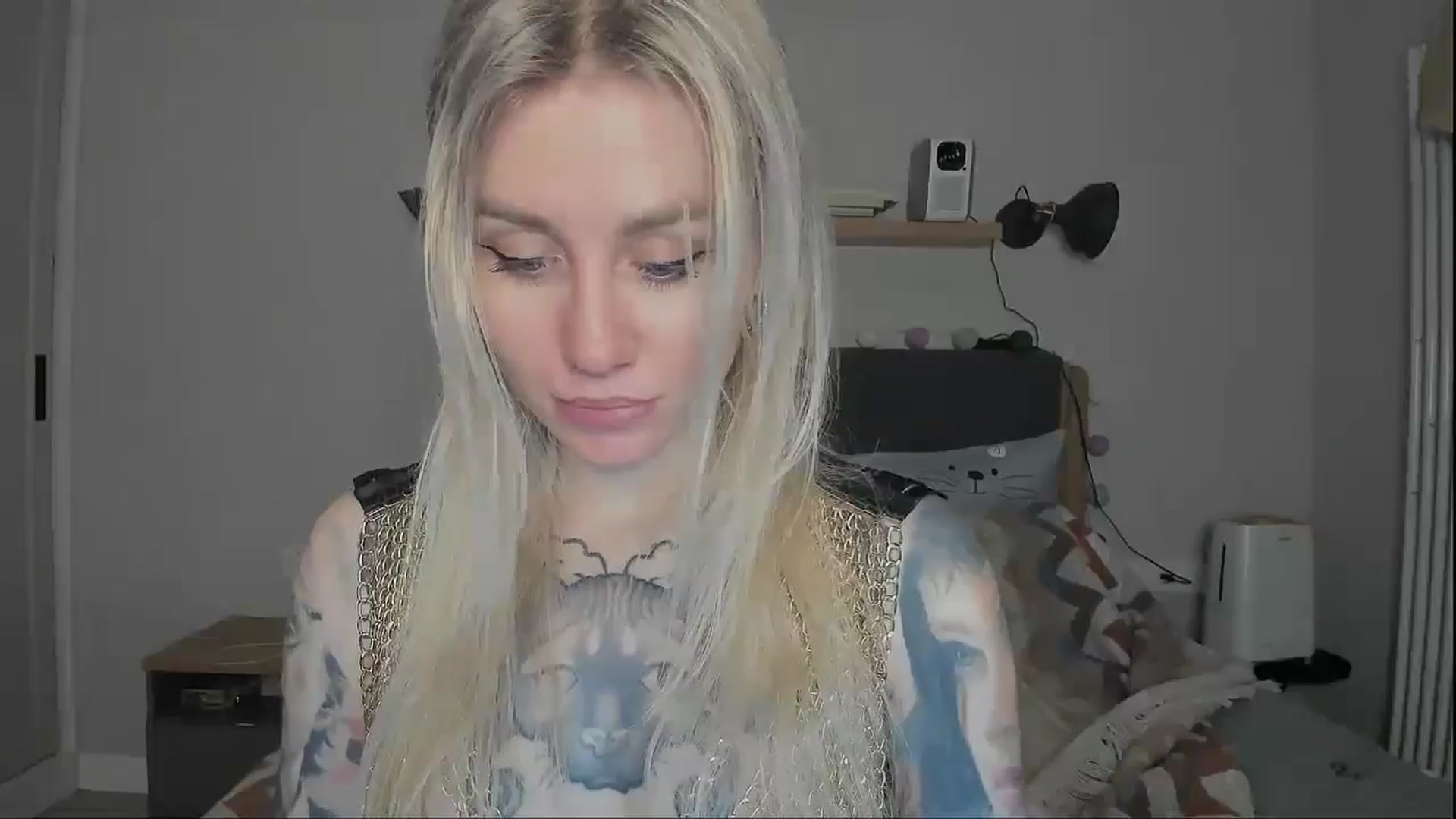 Gallery image thumbnail from Alexa_Smithhh's myfreecams stream on, 12/10/2024, 19:21 image 16 of 20