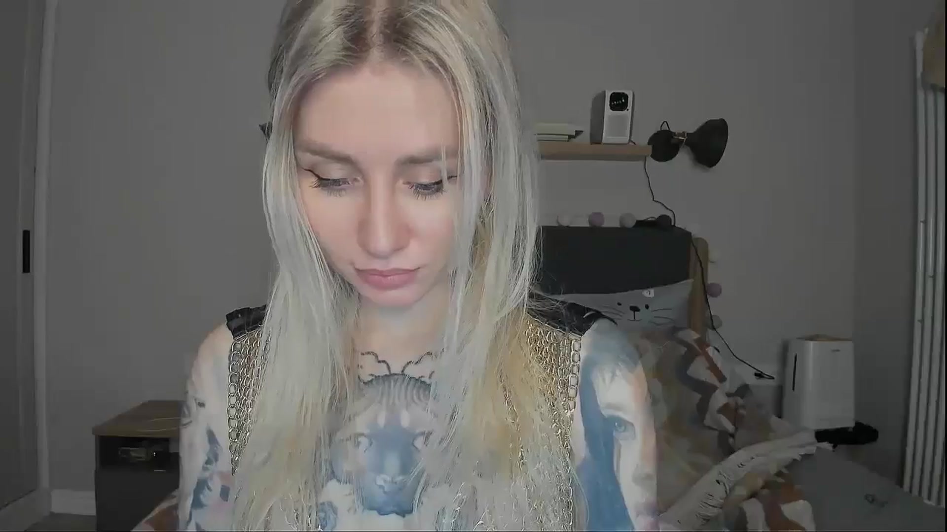Gallery image thumbnail from Alexa_Smithhh's myfreecams stream on, 12/10/2024, 19:21 image 19 of 20