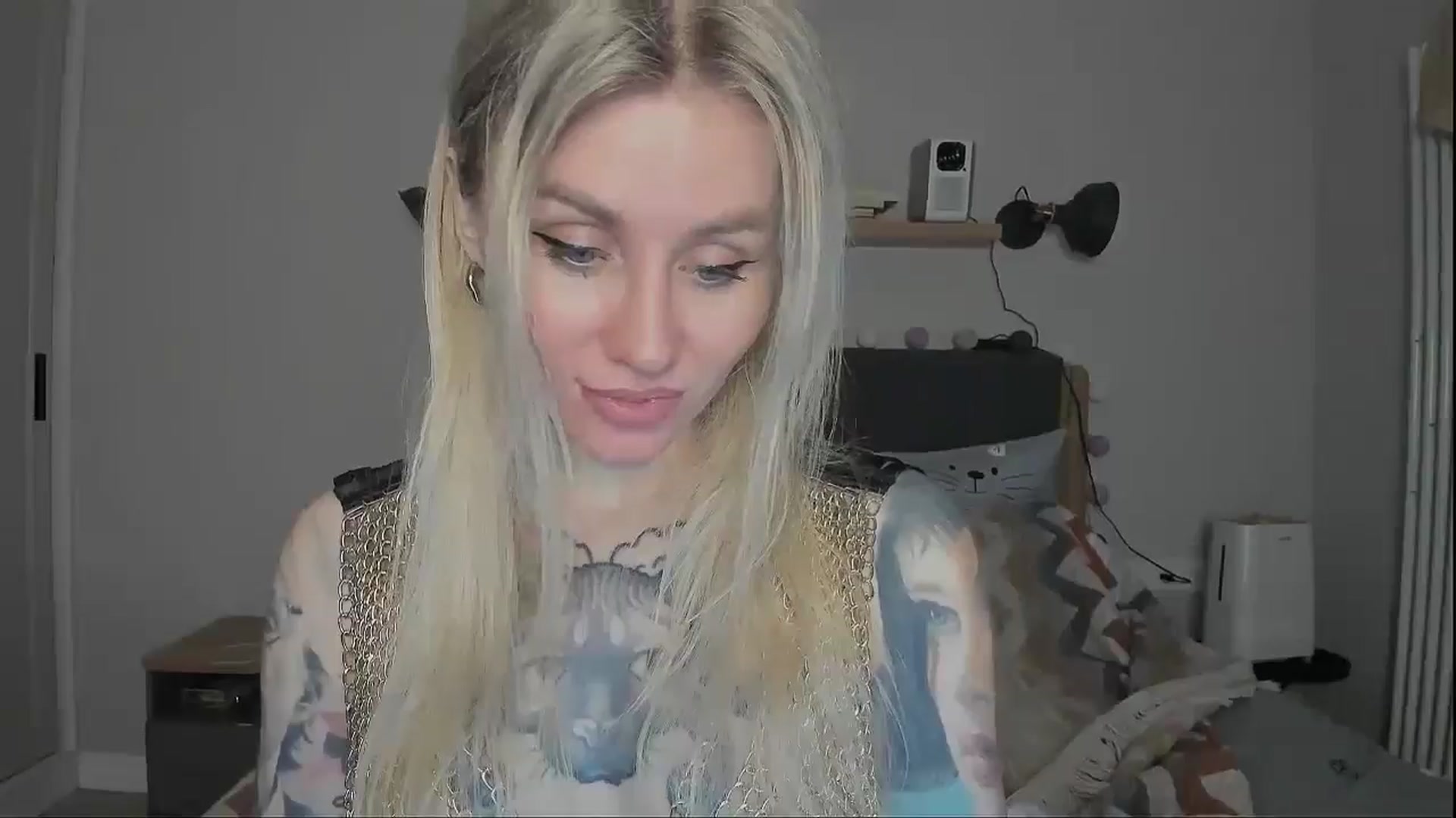 Gallery image thumbnail from Alexa_Smithhh's myfreecams stream on, 12/10/2024, 19:21 image 15 of 20