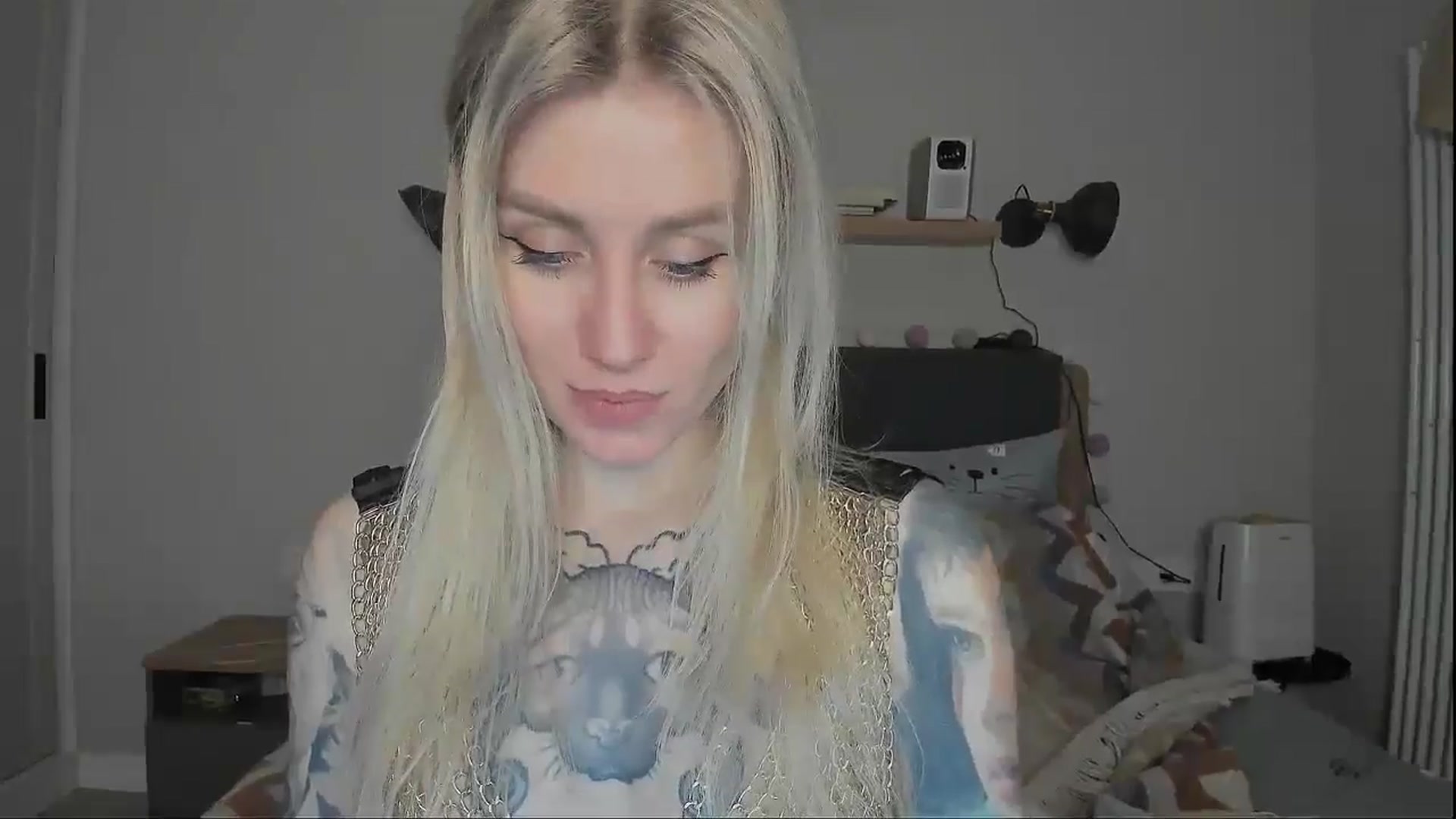 Gallery image thumbnail from Alexa_Smithhh's myfreecams stream on, 12/10/2024, 19:21 image 2 of 20