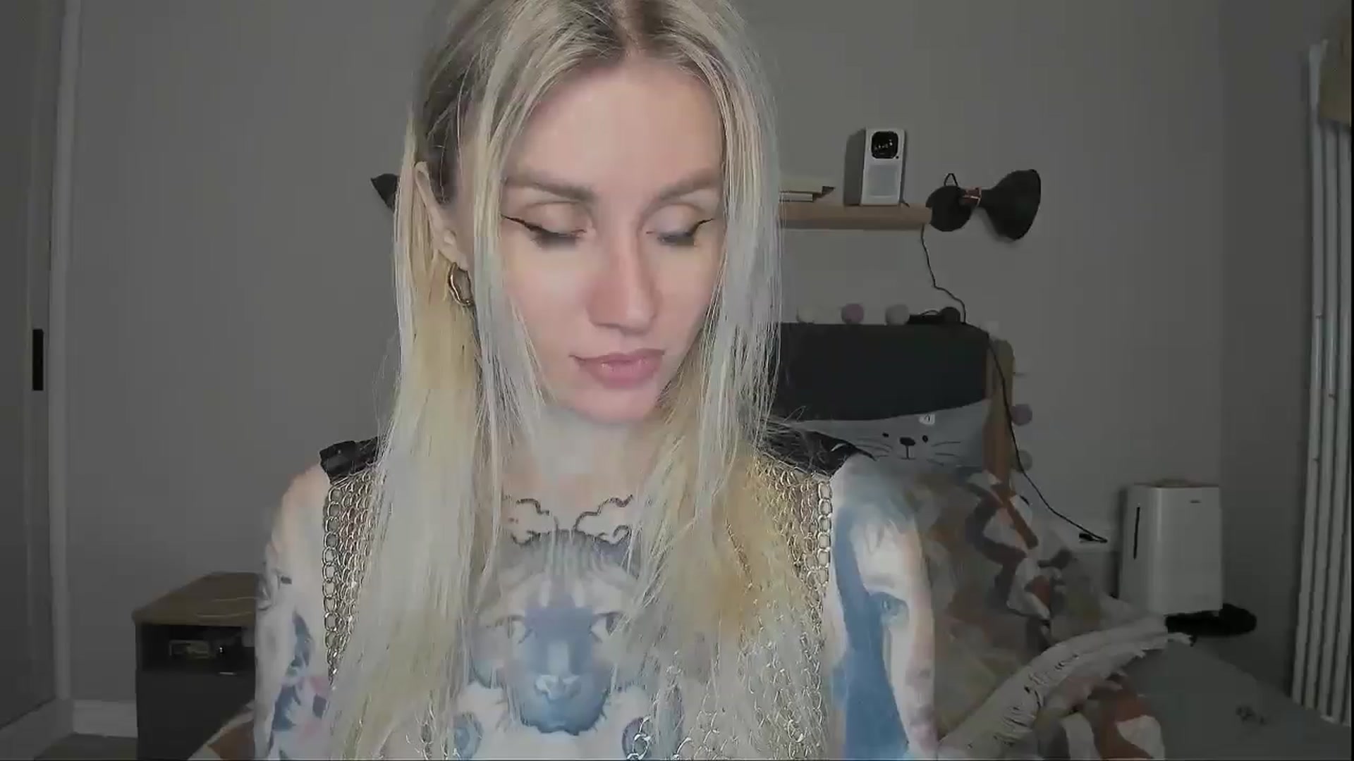 Gallery image thumbnail from Alexa_Smithhh's myfreecams stream on, 12/10/2024, 19:21 image 18 of 20